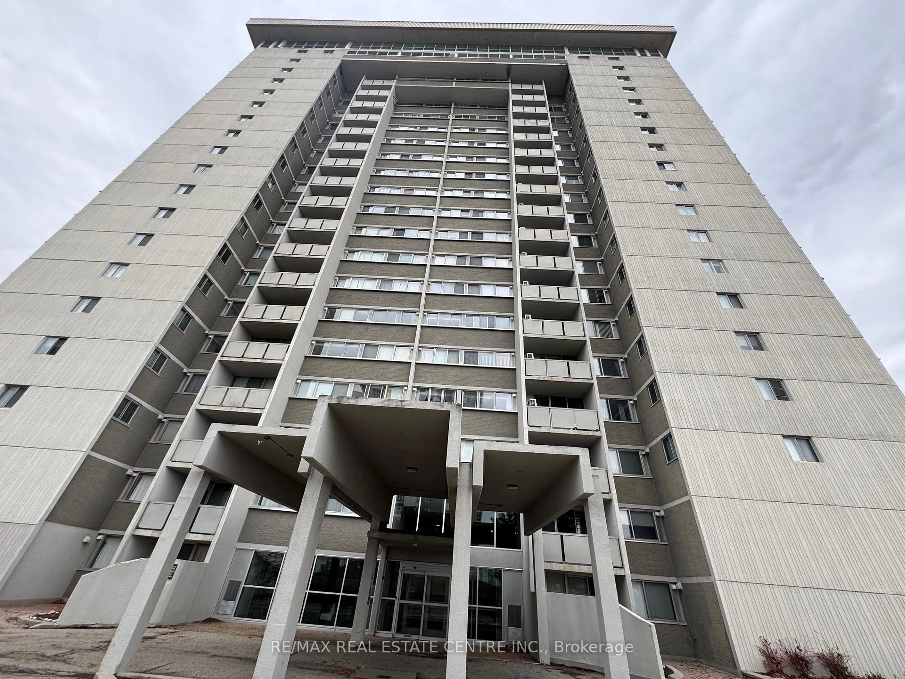 Indoor foyer for 375 King St #603, Waterloo Ontario N2J 4L6