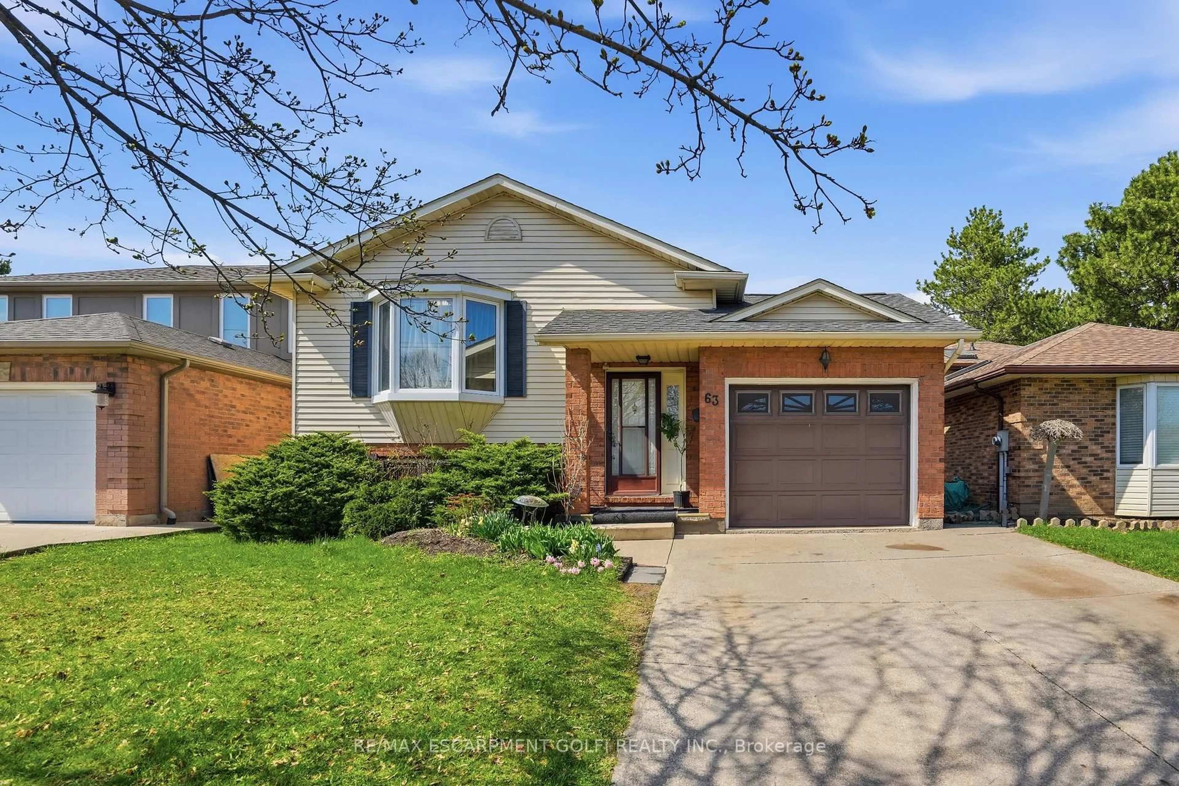 Home with brick exterior material, street for 63 Linwell Rd, St. Catharines Ontario L2N 1R6