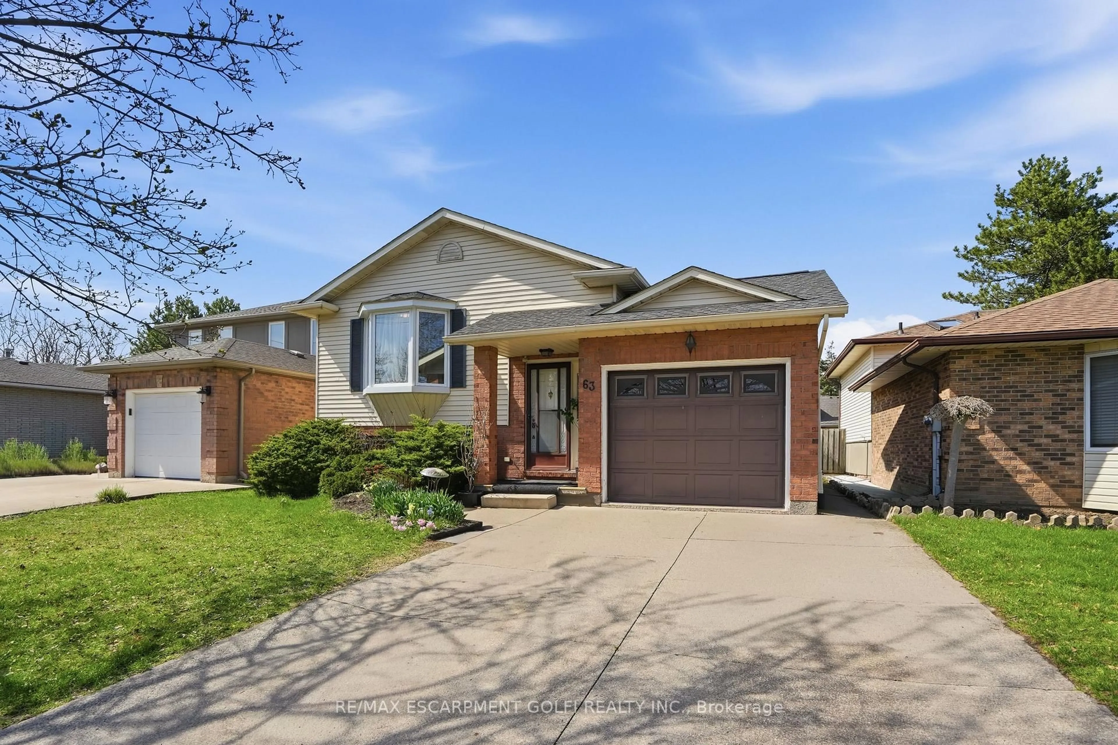 Home with brick exterior material, street for 63 Linwell Rd, St. Catharines Ontario L2N 1R6