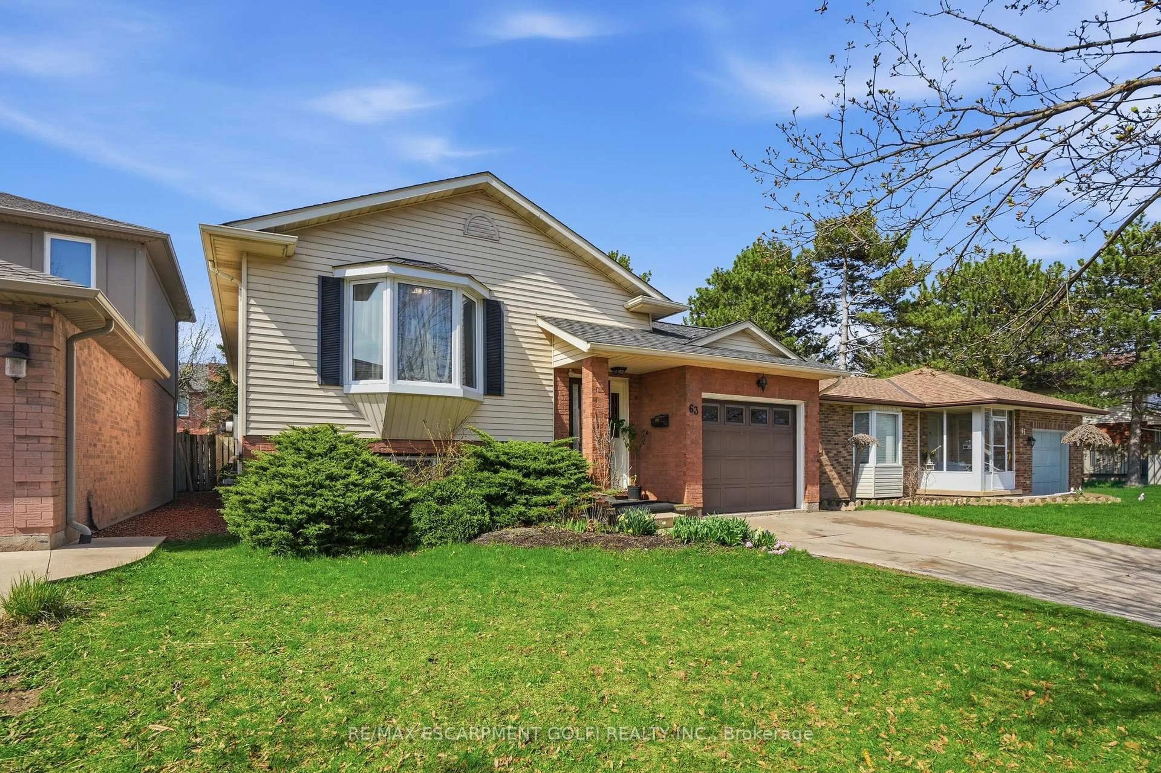 Home with brick exterior material, street for 63 Linwell Rd, St. Catharines Ontario L2N 1R6