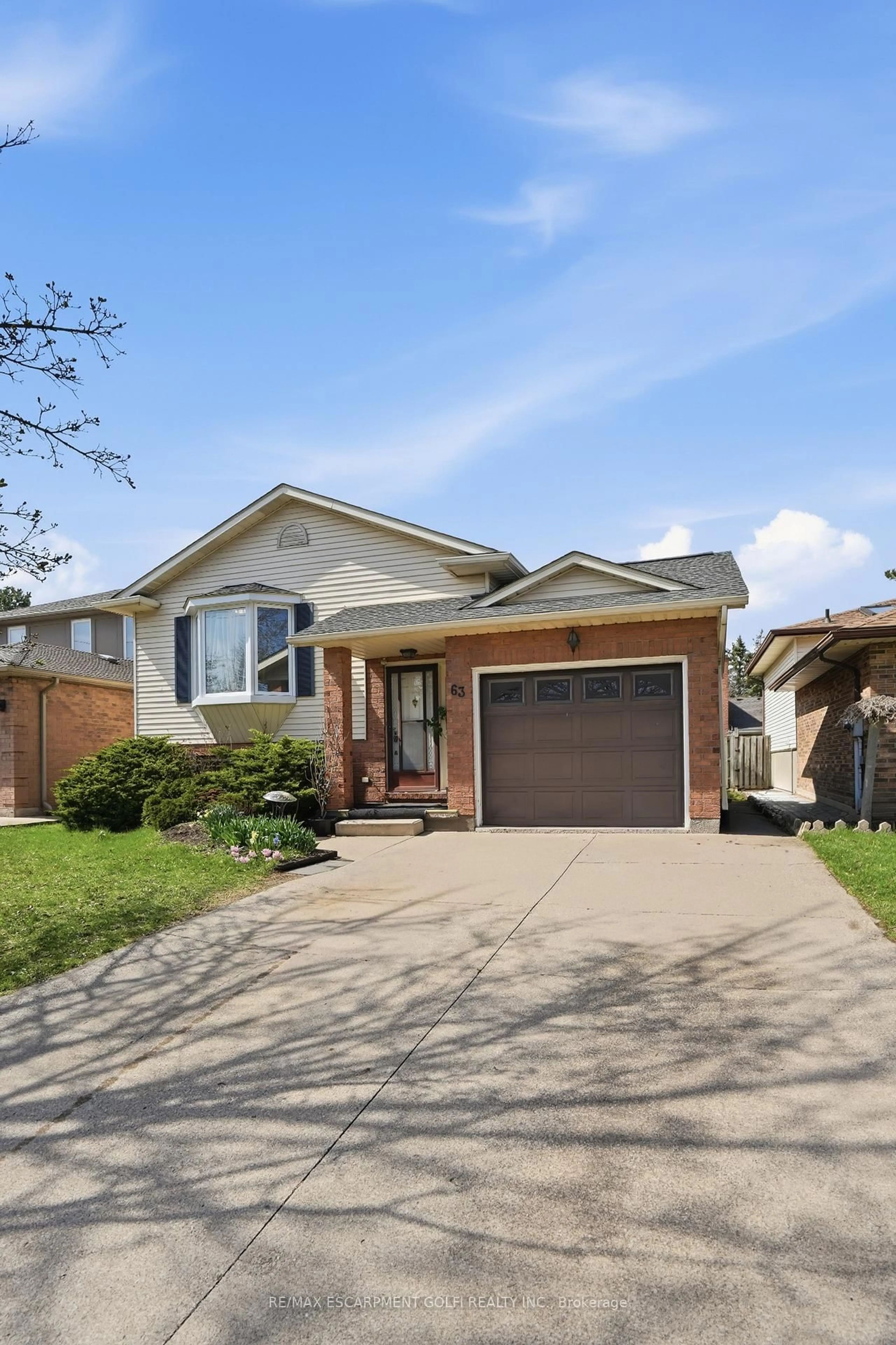 Home with brick exterior material, street for 63 Linwell Rd, St. Catharines Ontario L2N 1R6