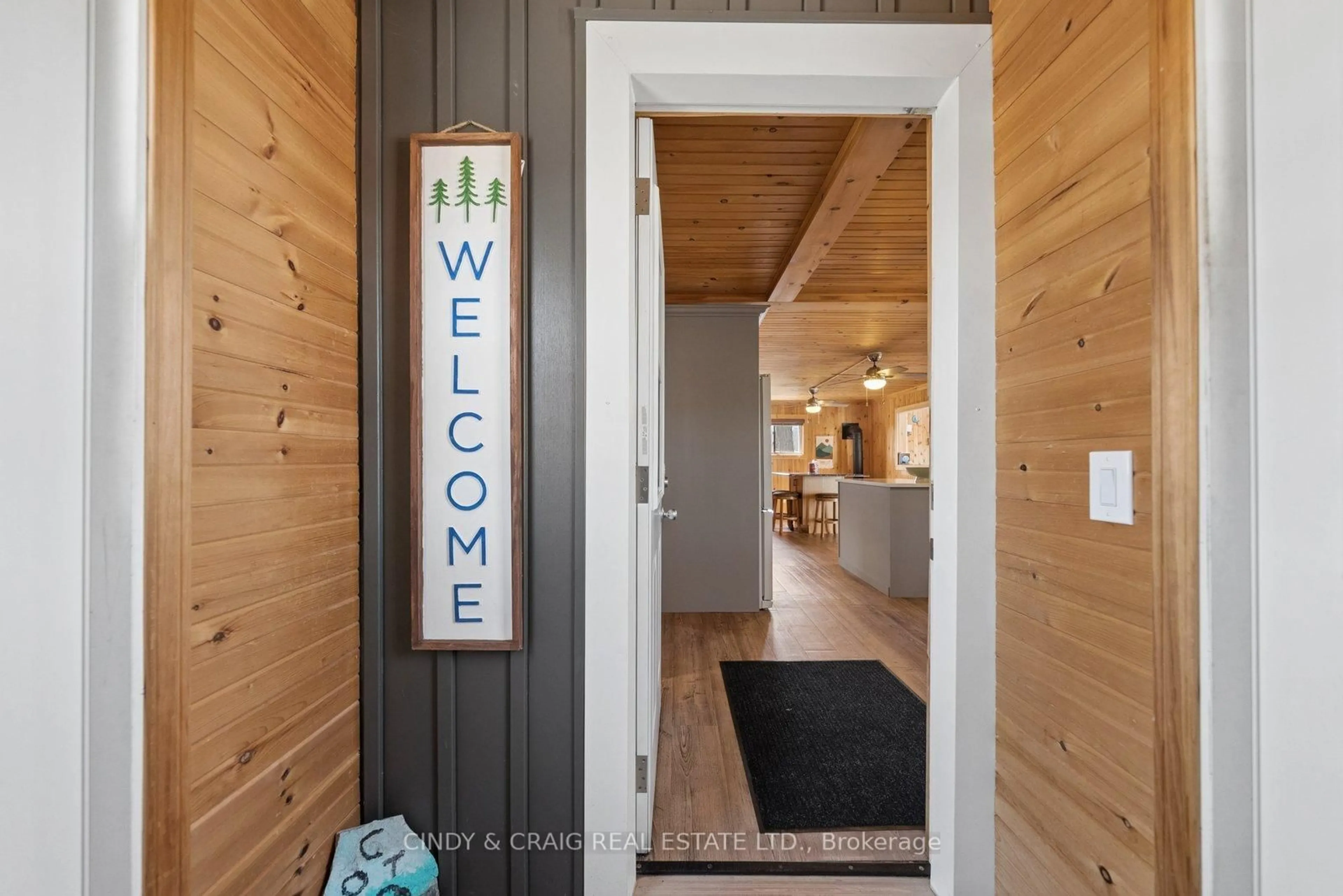 Indoor entryway for 213 Rollies Point Rd, Selwyn Ontario K0L 1R0