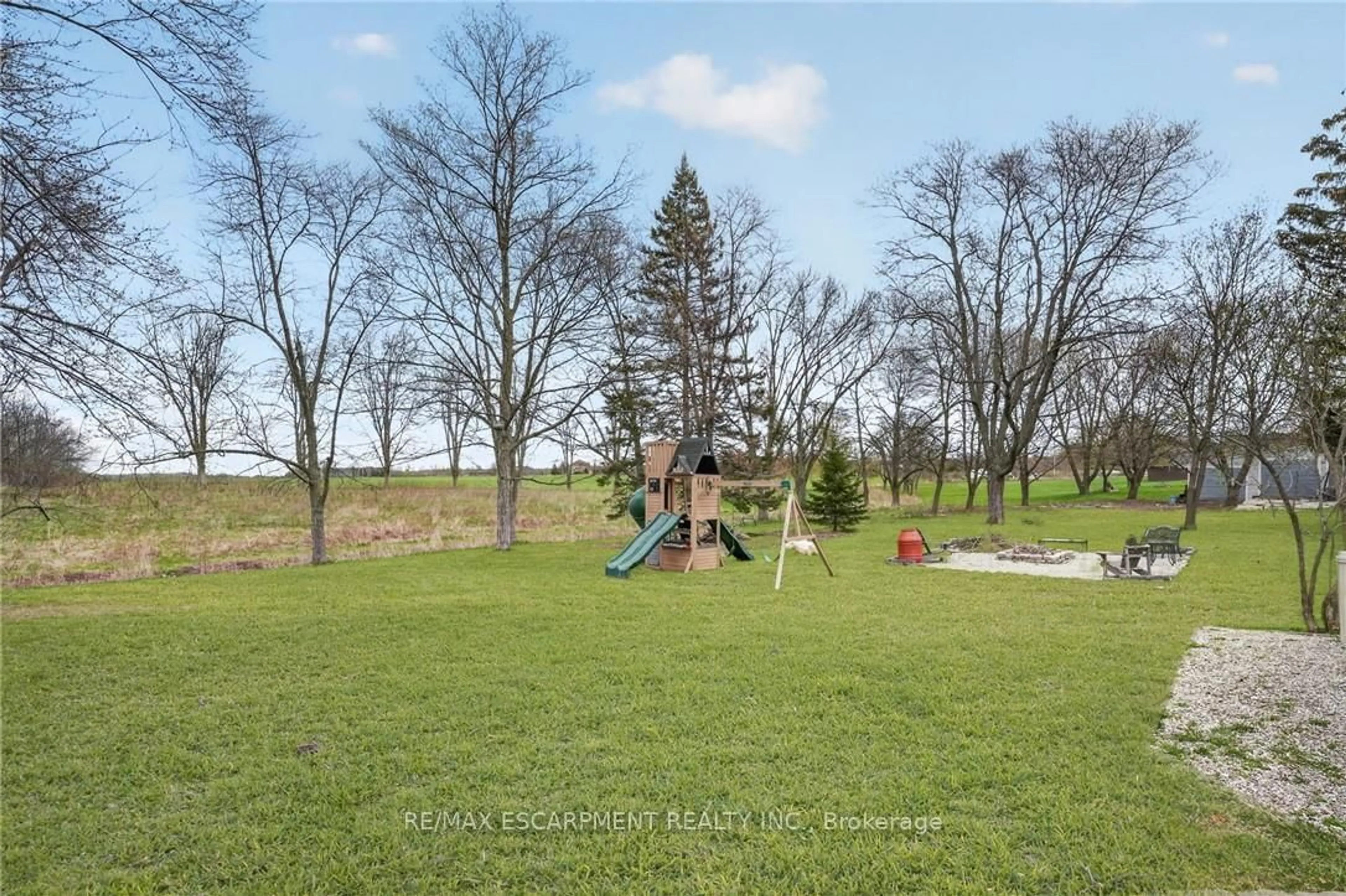 A pic from outside/outdoor area/front of a property/back of a property/a pic from drone, forest/trees view for 395 Mud St, Hamilton Ontario L8J 3B5
