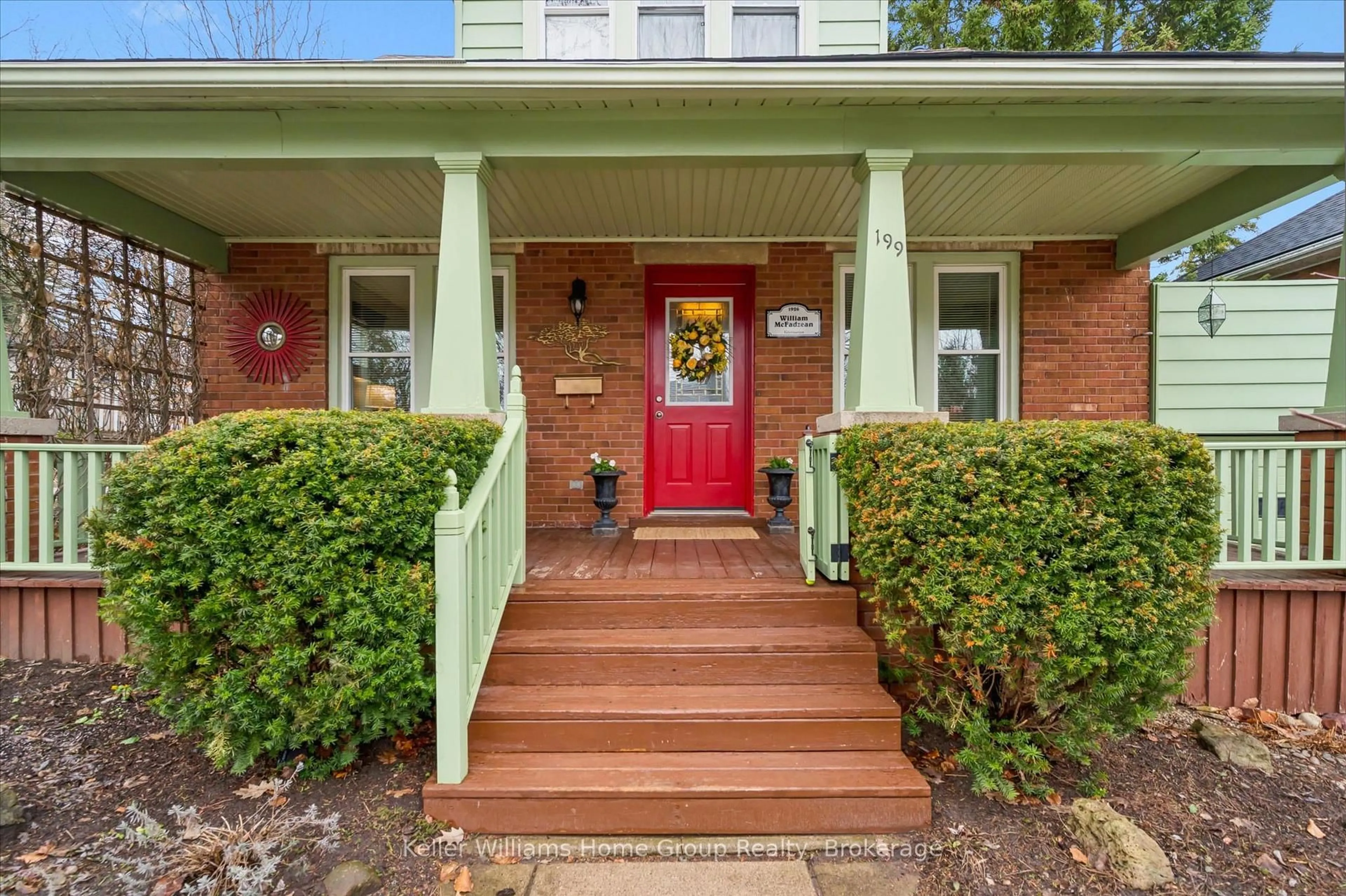 Indoor entryway for 199 St George St, Centre Wellington Ontario N1M 1H8