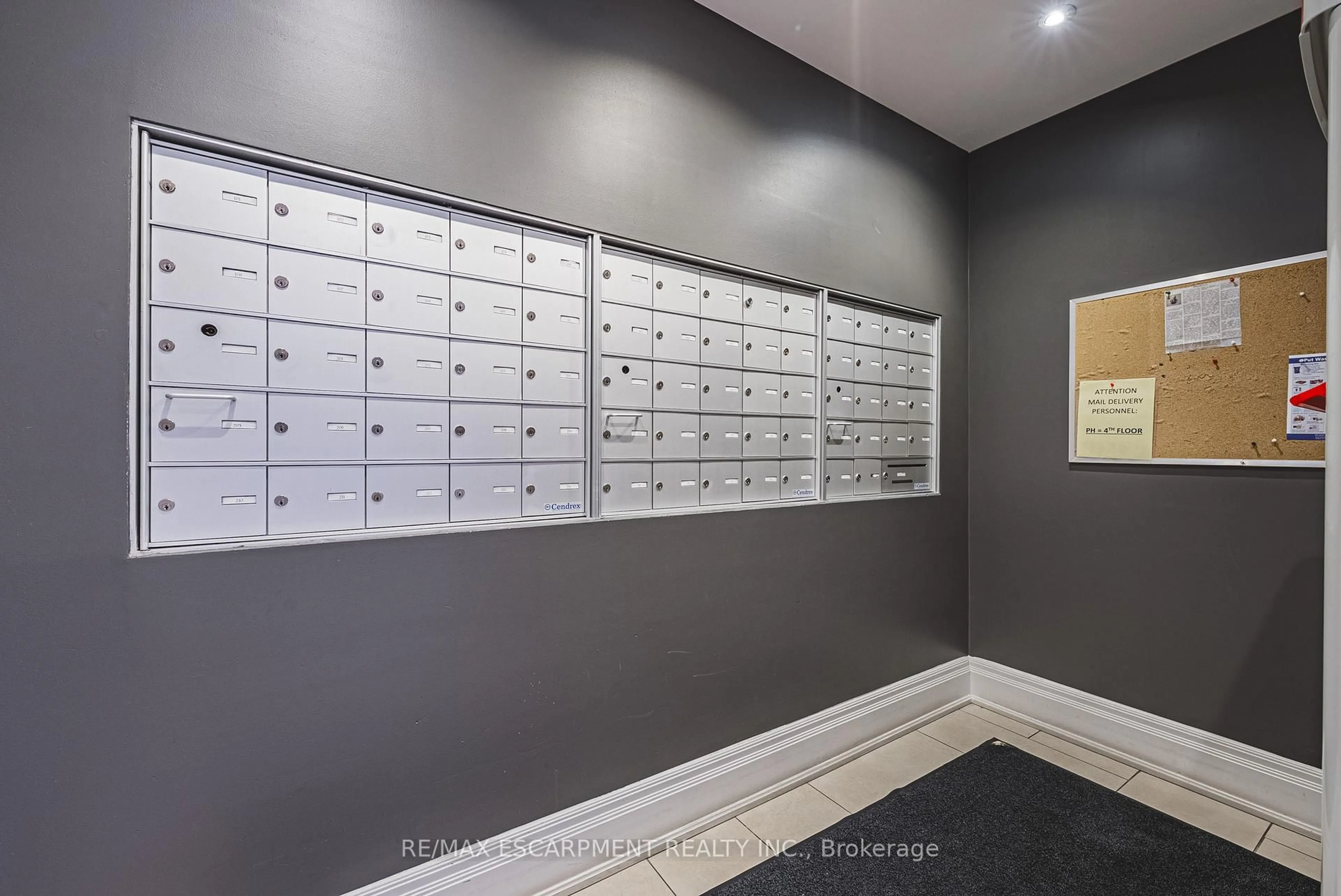 Unknown for 125 WILSON St #312, Hamilton Ontario L9G 0B3