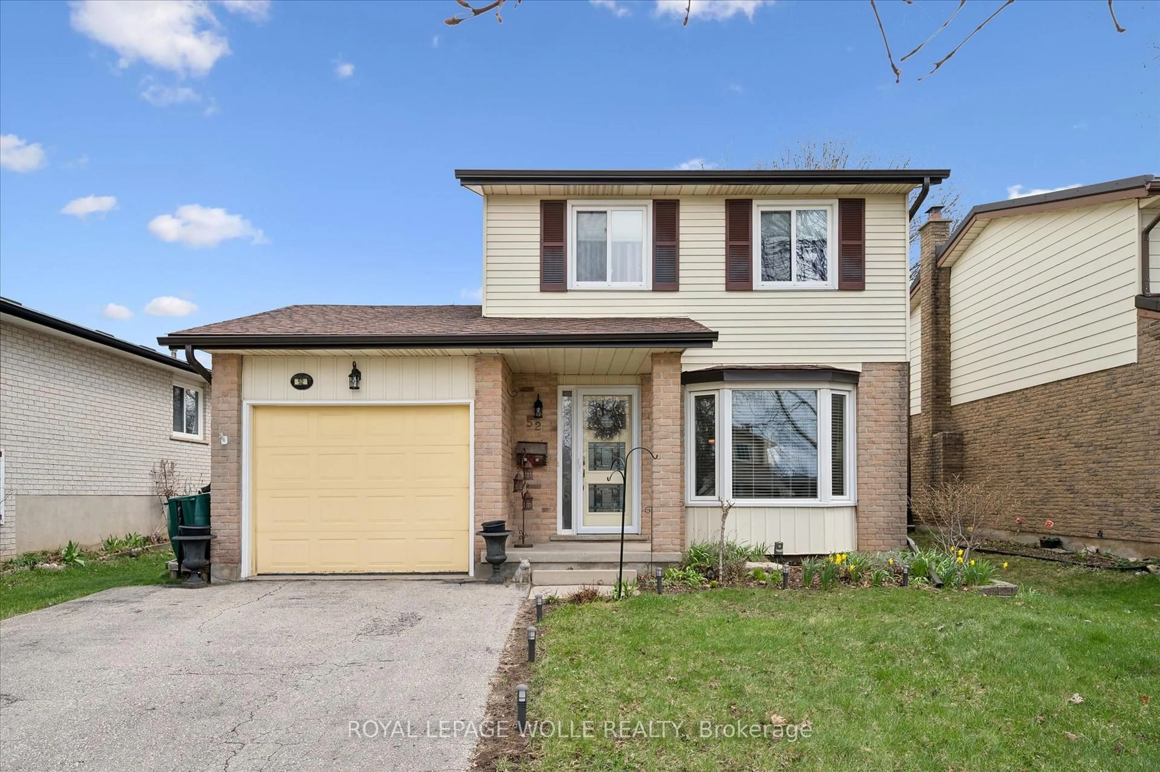 Home with brick exterior material, street for 52 Tuerr Dr, Kitchener Ontario N2E 2M1