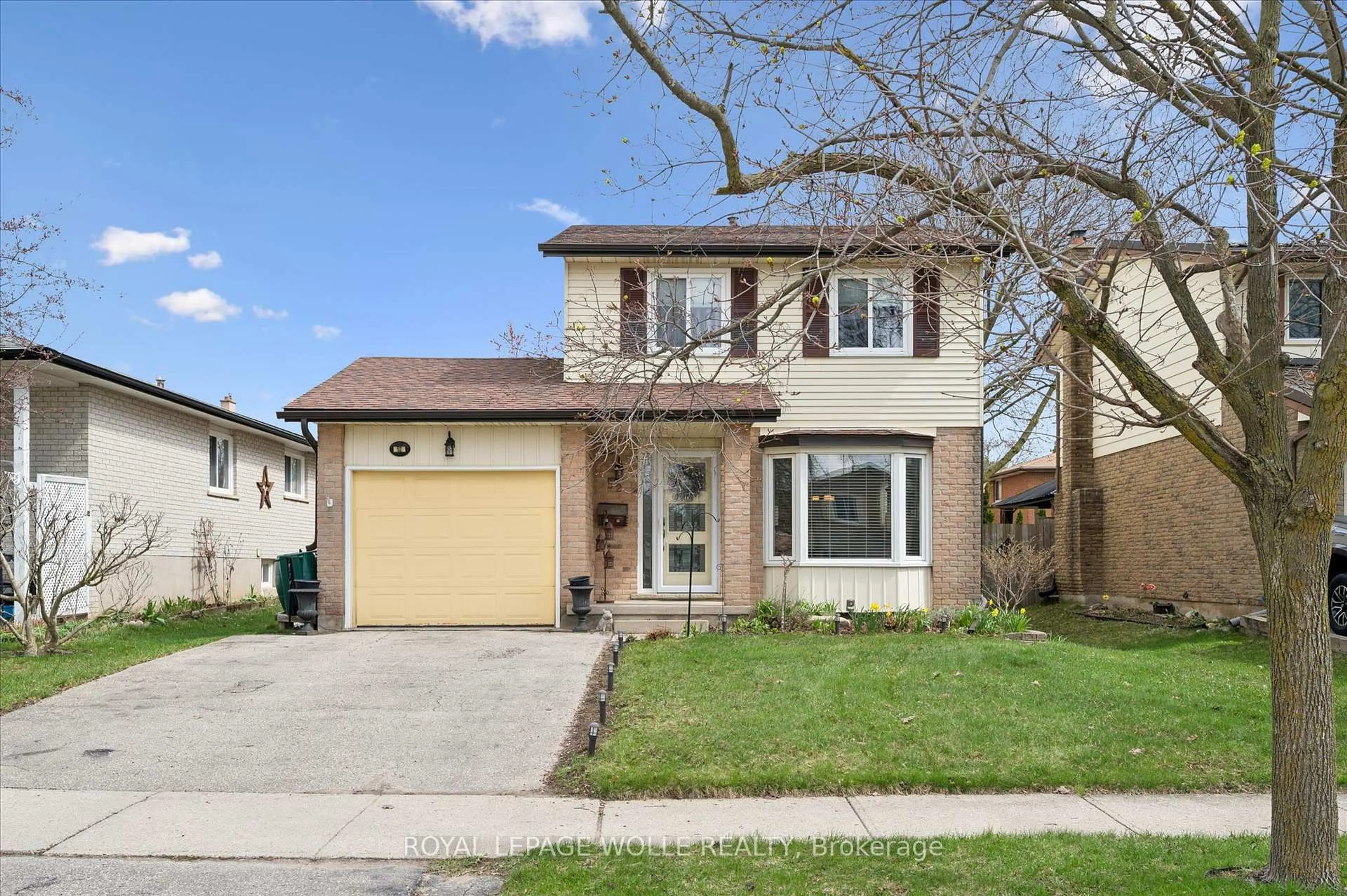 Home with brick exterior material, street for 52 Tuerr Dr, Kitchener Ontario N2E 2M1