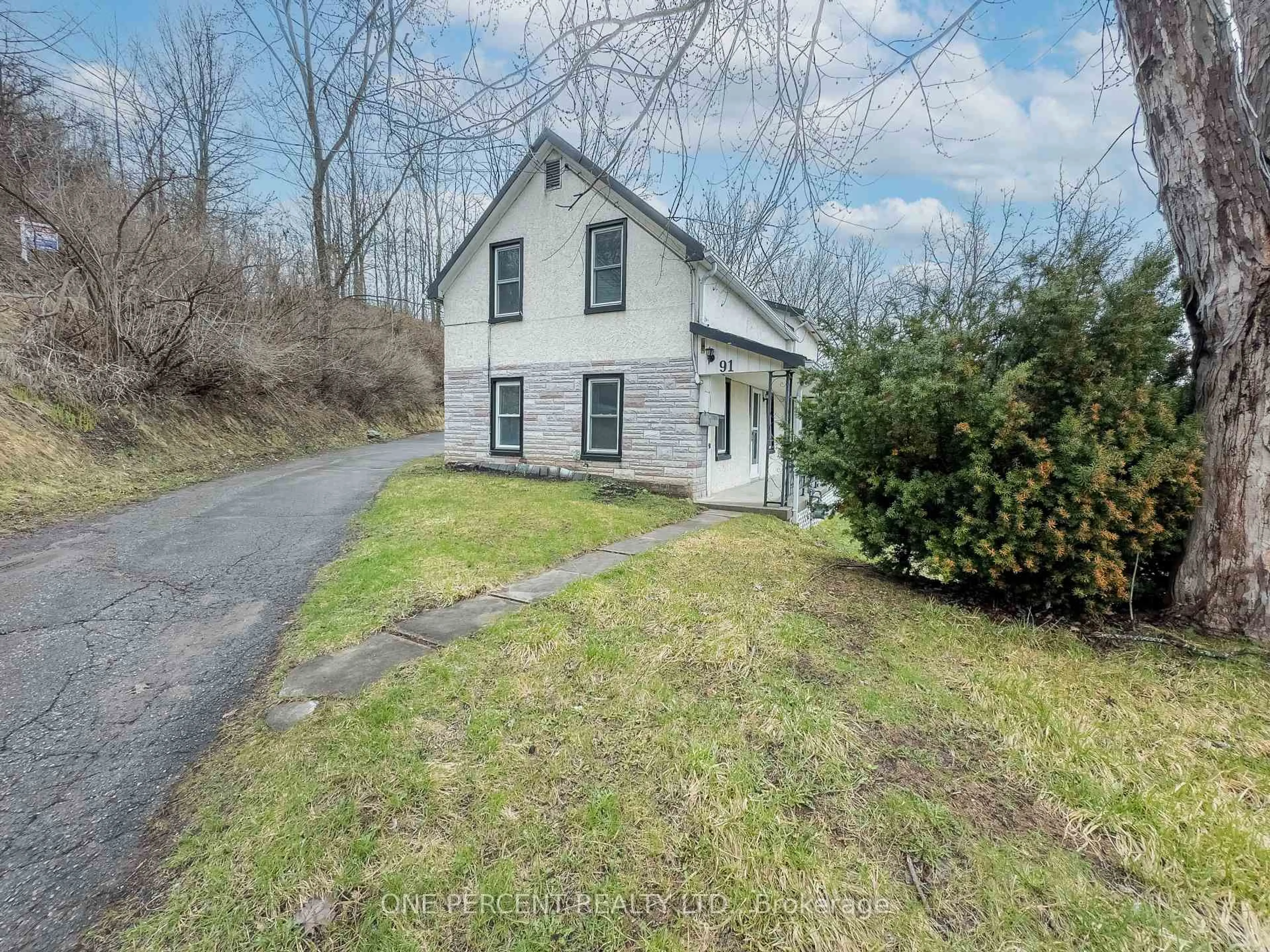 A pic from outside/outdoor area/front of a property/back of a property/a pic from drone, street for 91 MAPLE St, Trent Hills Ontario K0L 1L0