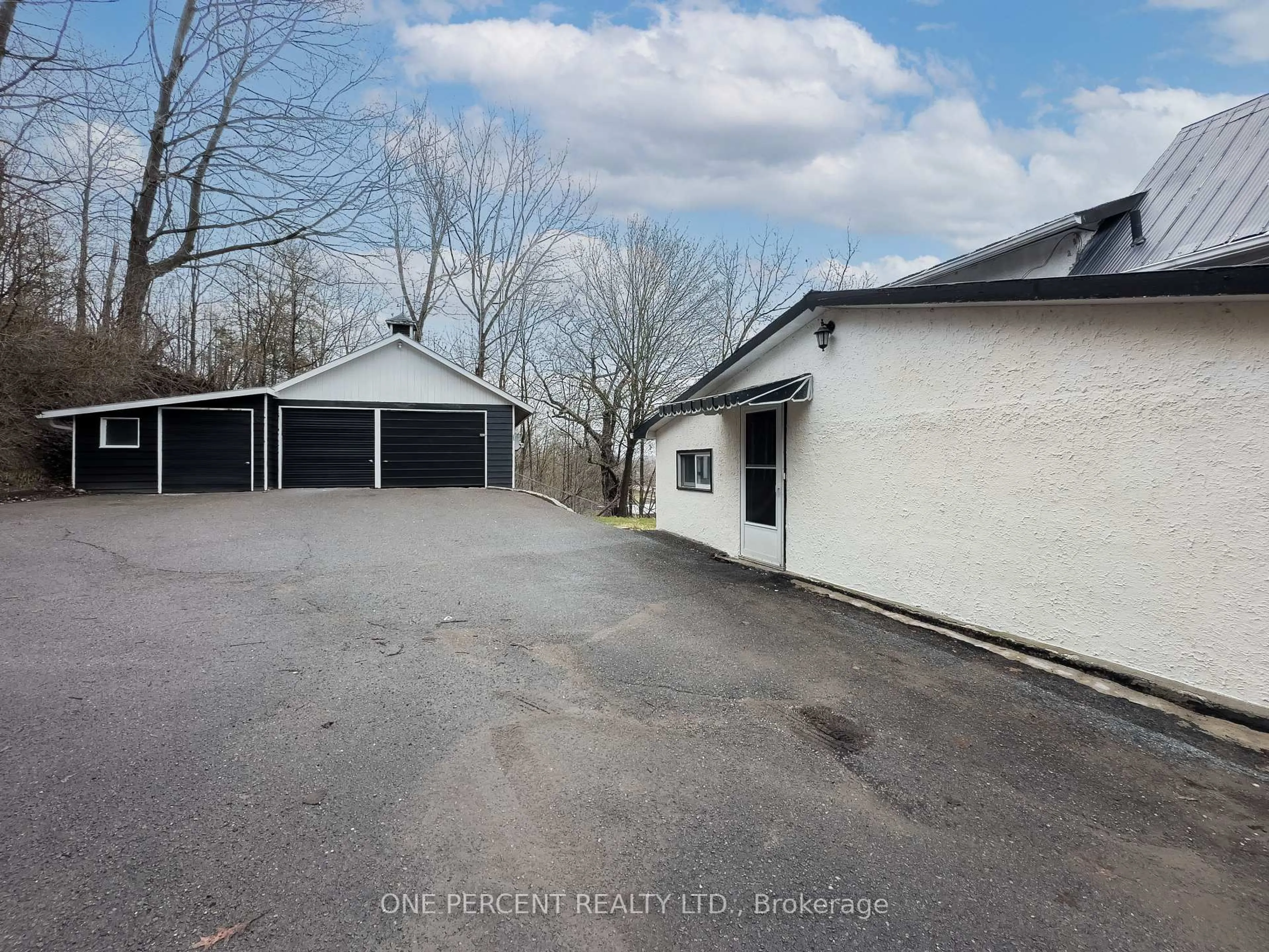 A pic from outside/outdoor area/front of a property/back of a property/a pic from drone, street for 91 MAPLE St, Trent Hills Ontario K0L 1L0