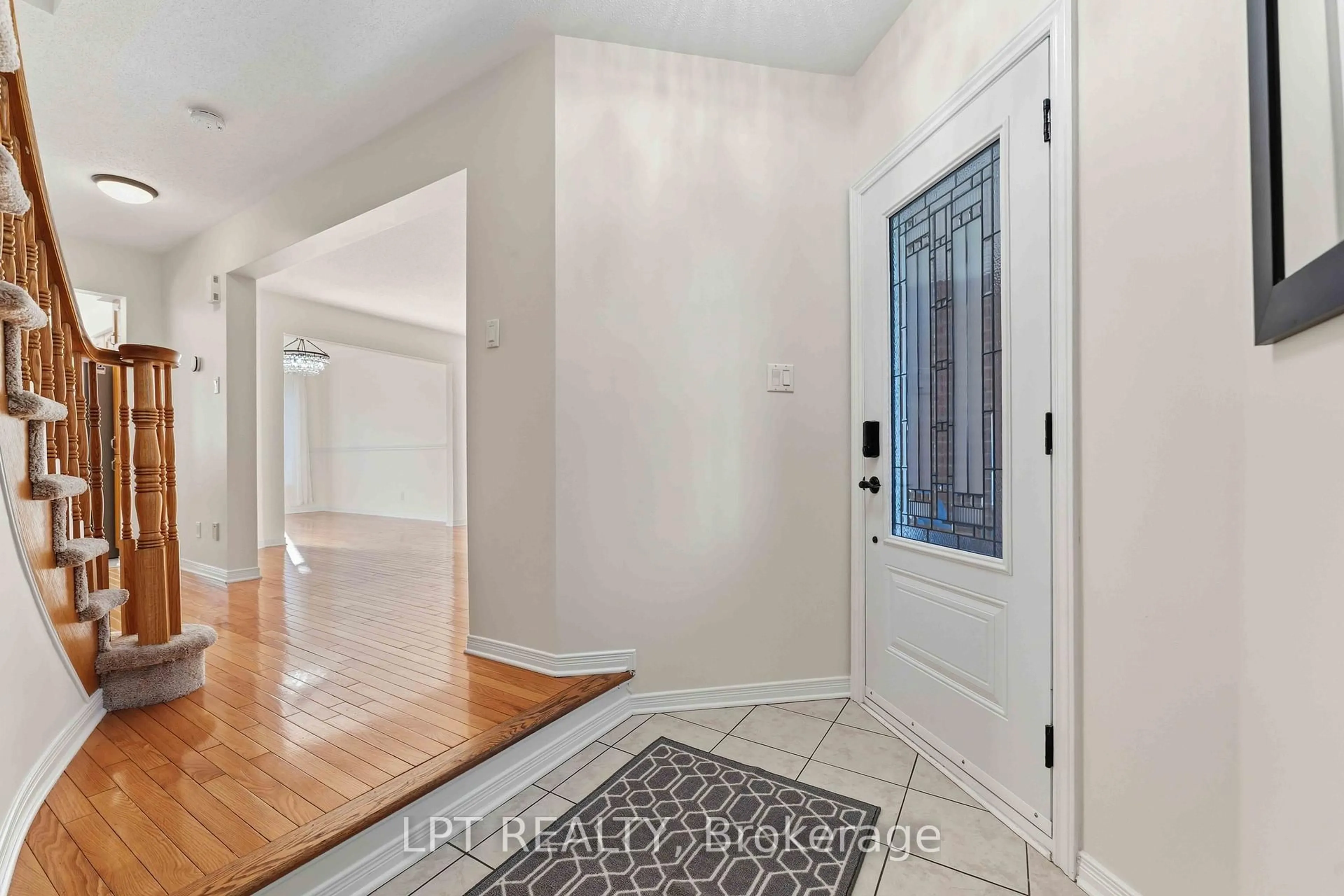 Indoor entryway for 49 Pennard Way, Ottawa Ontario K1T 4C1