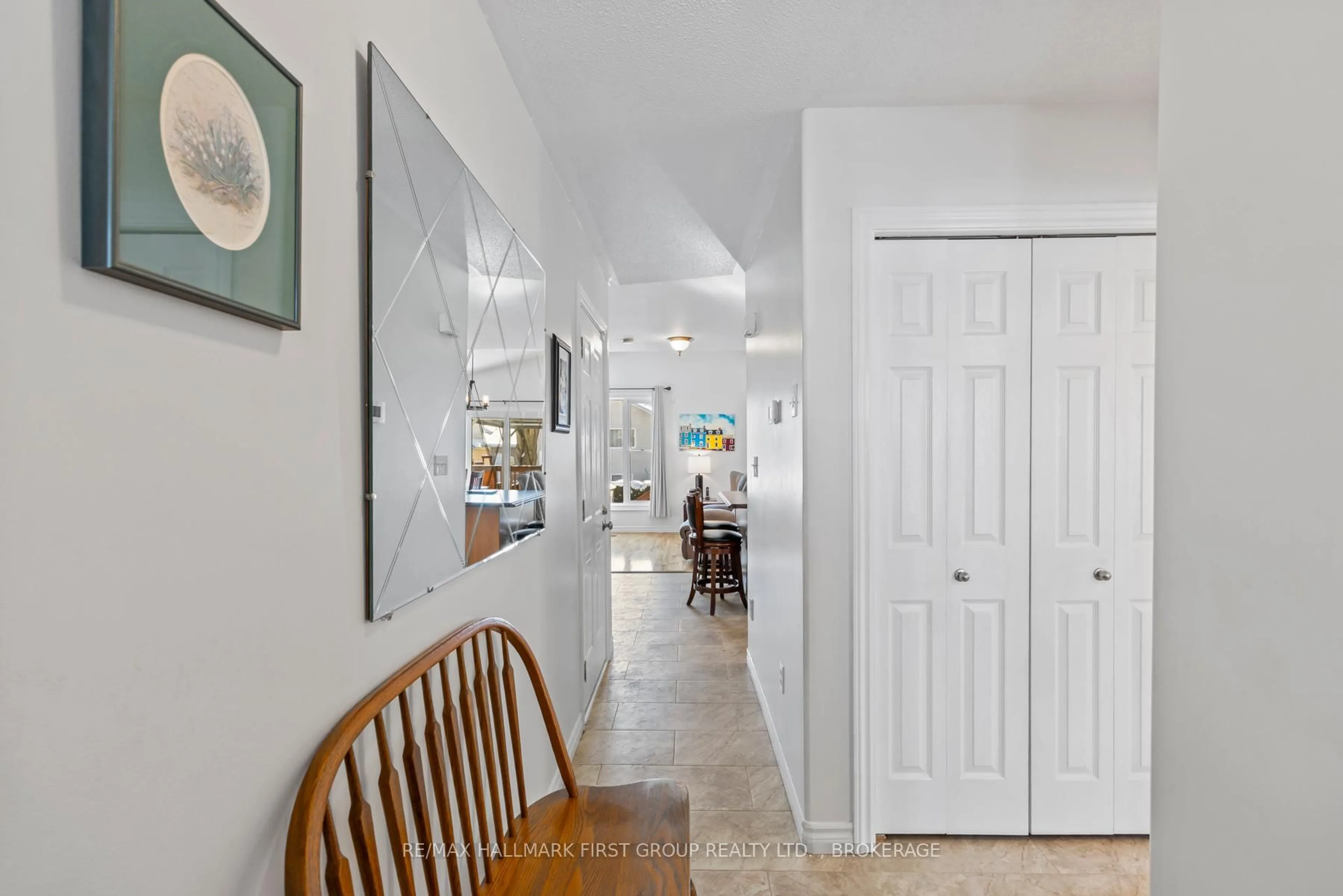 Indoor entryway for 979 Rainbow Cres, Kingston Ontario K7K 7J3