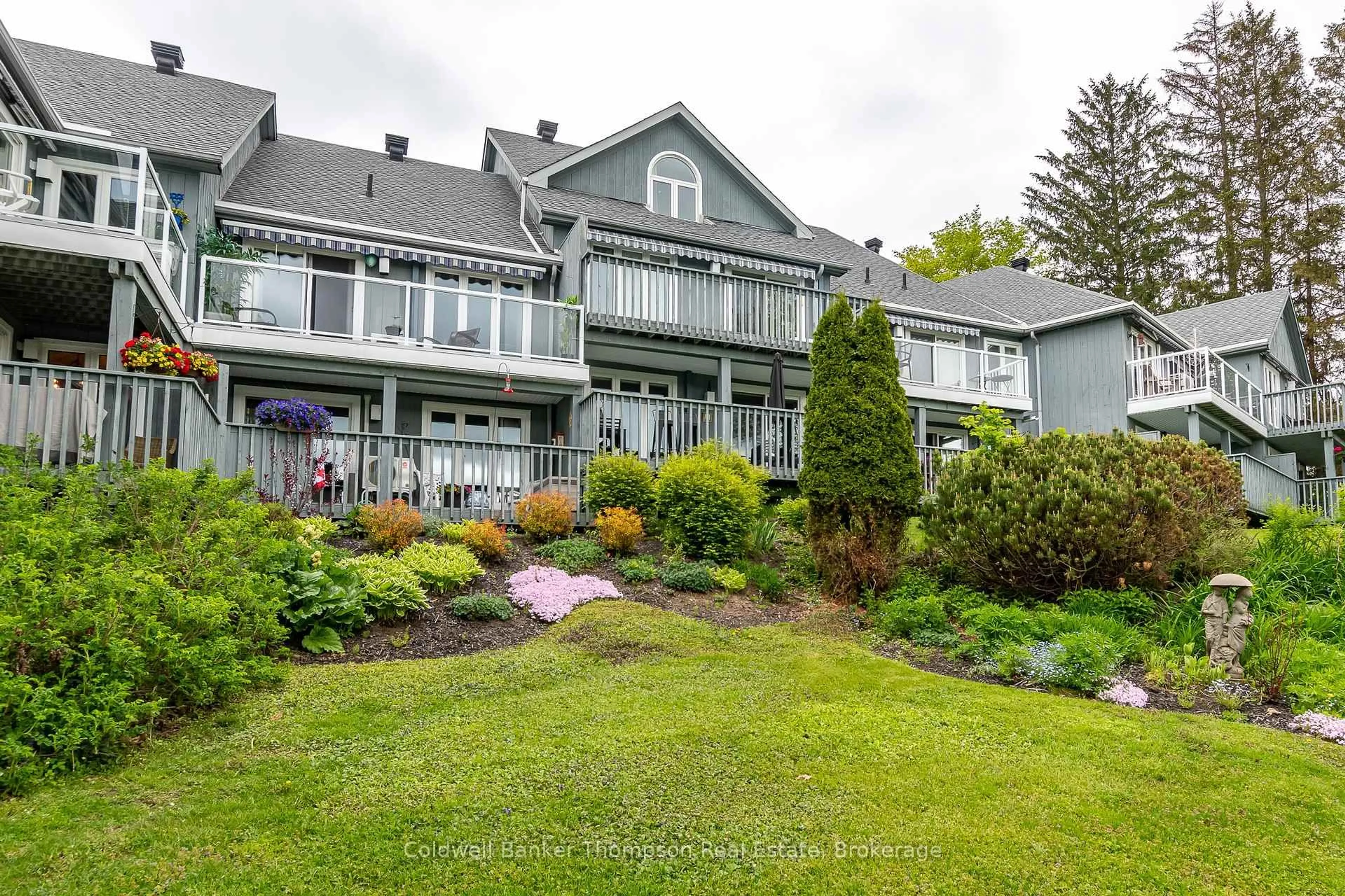 Patio, unknown for 5 Church St #104, Huntsville Ontario P1H 1G9