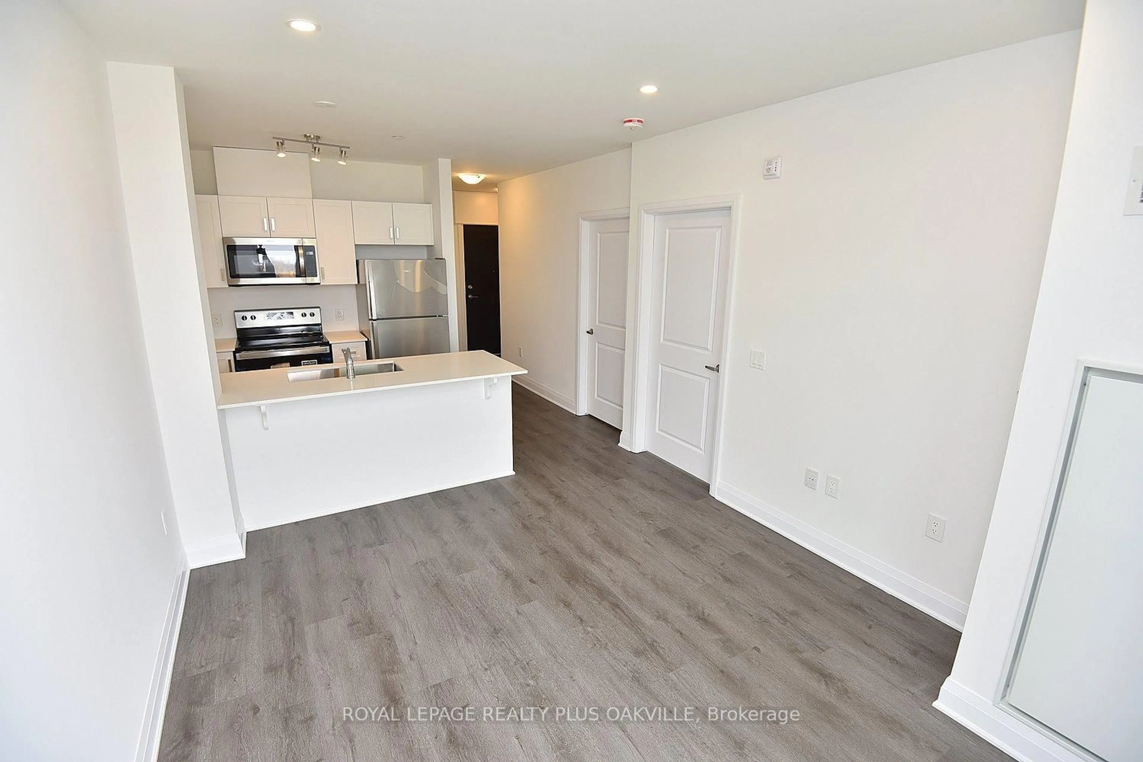 Open concept kitchen, unknown for 1936 Rymal Rd #510, Hamilton Ontario L0R 1P0