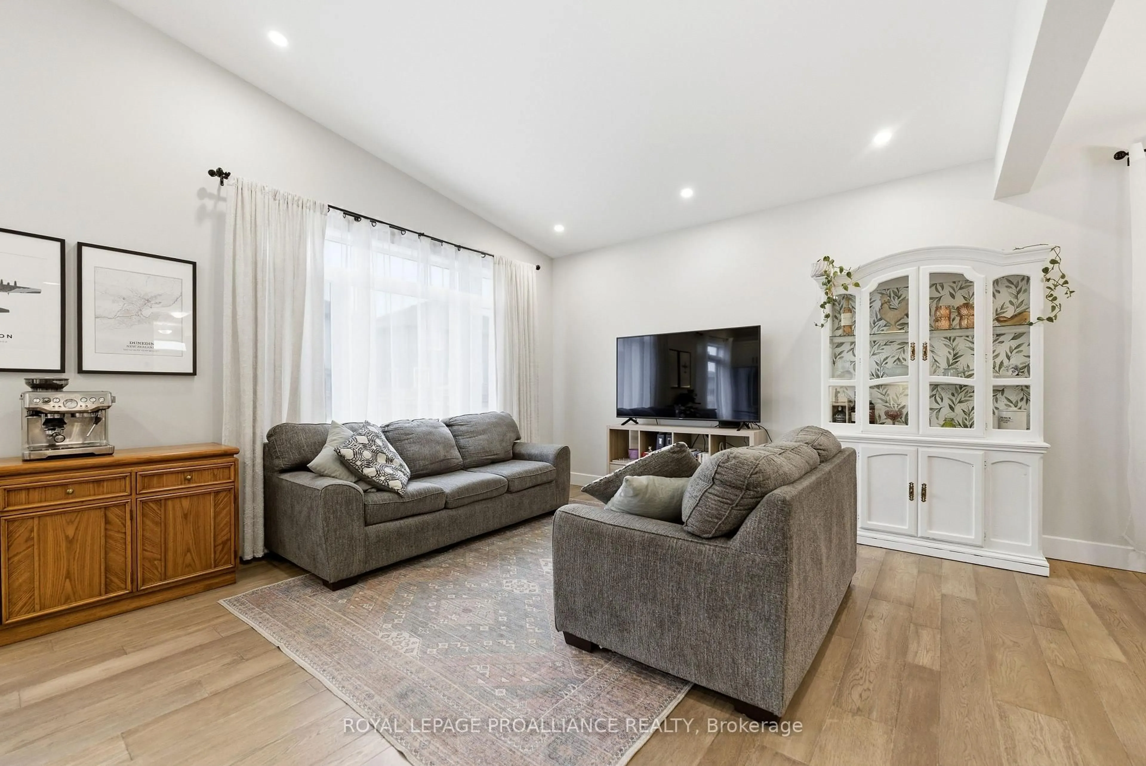 Living room with furniture, unknown for 84 Potter Dr, Bissett Creek Ontario K0H 2H0