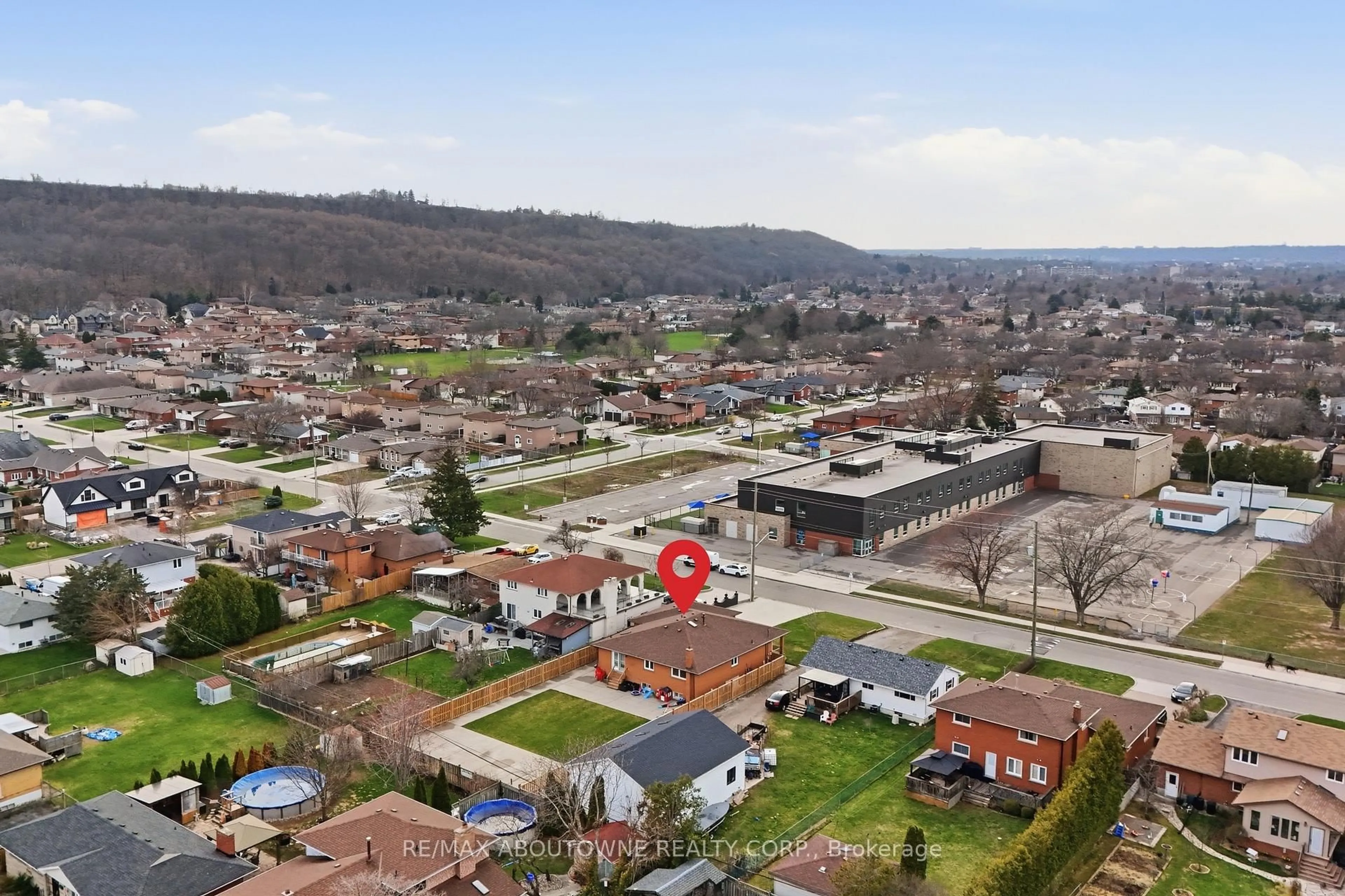 A pic from outside/outdoor area/front of a property/back of a property/a pic from drone, street for 58 Kilbourn Ave, Hamilton Ontario L8G 3E2