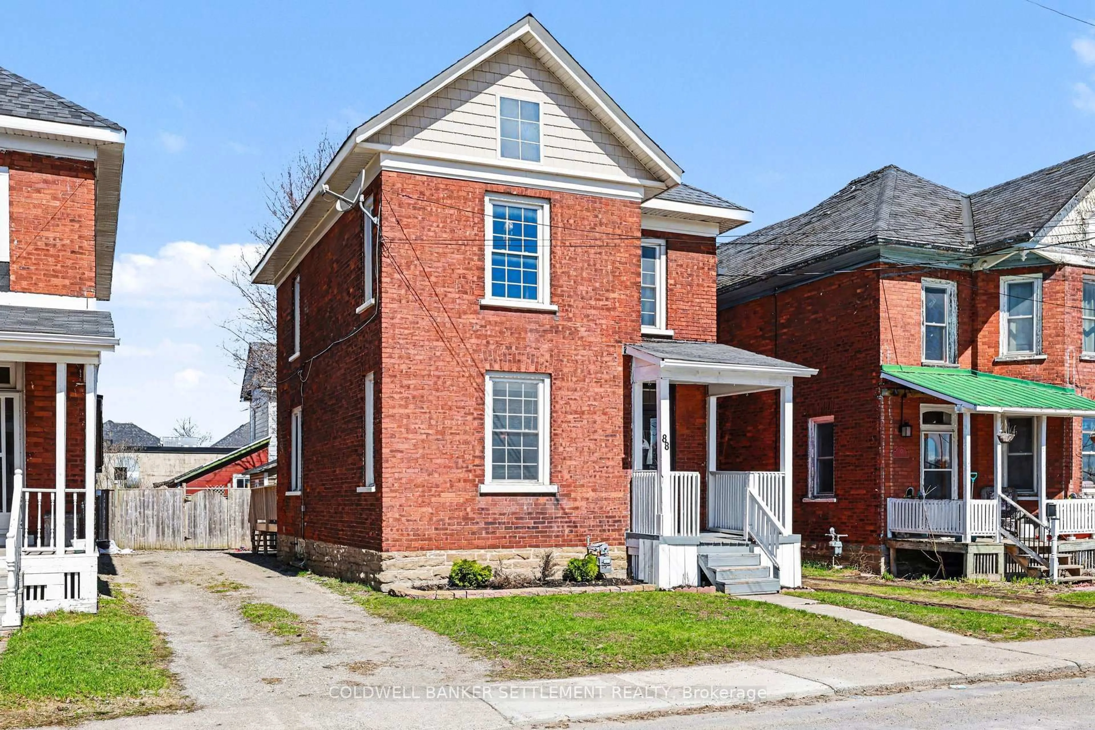 Home with brick exterior material, street for 88 Russell St, Smiths Falls Ontario K7A 1G7