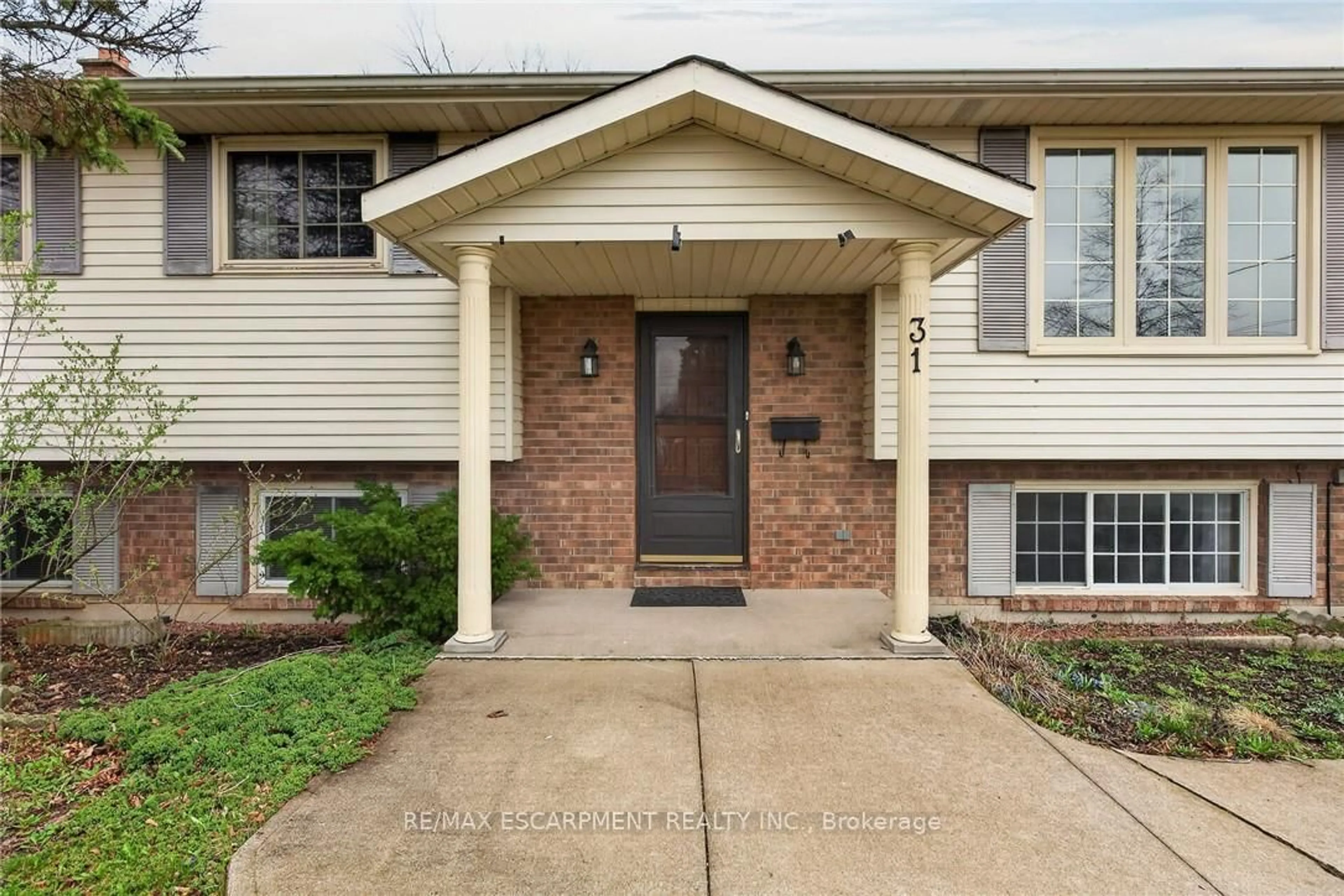 Unknown for 31 Killins St, West Lincoln Ontario L0R 2A0