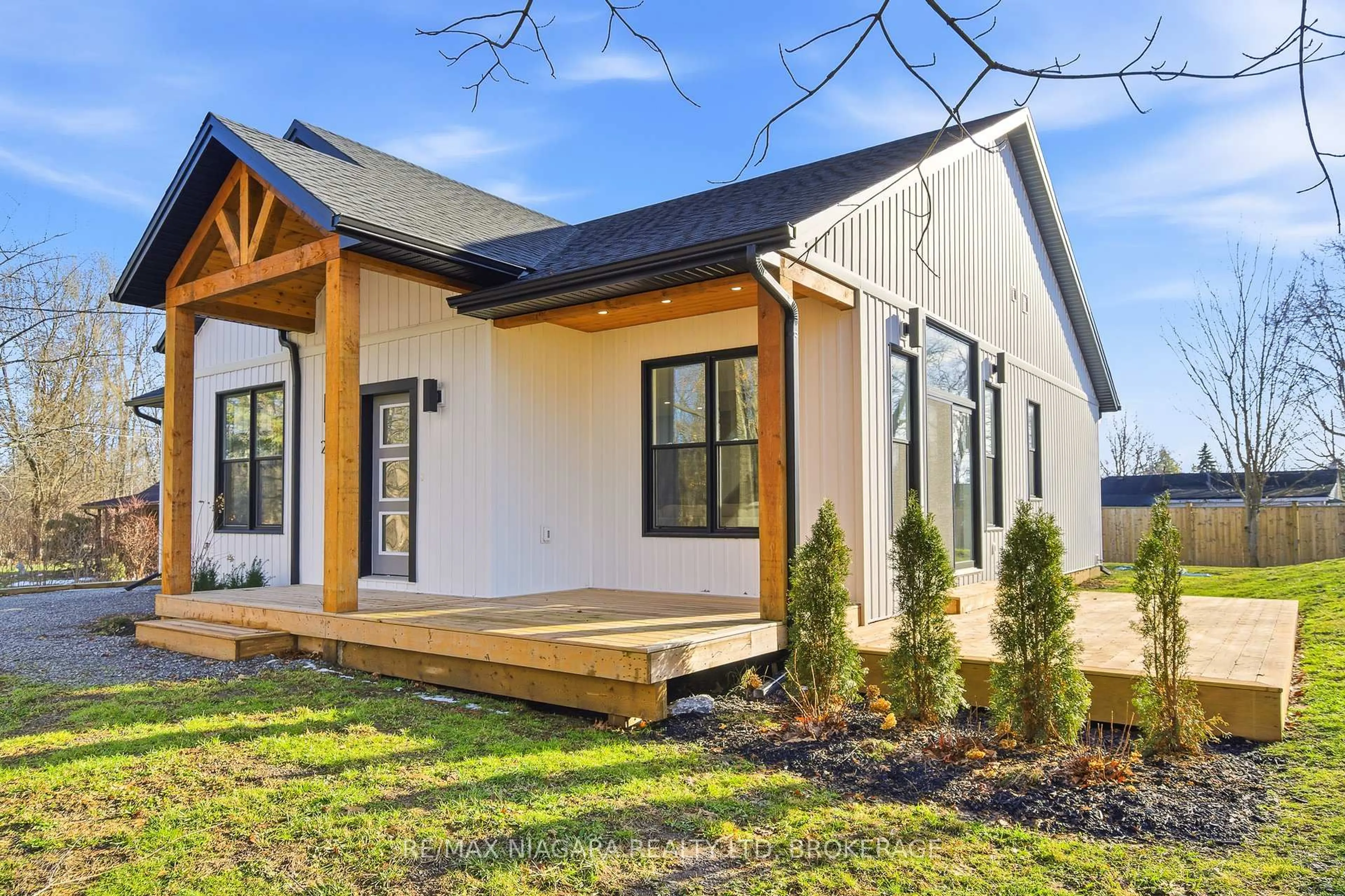 Home with vinyl exterior material, street for 2365 Cross St, Fort Erie Ontario L0S 1N0