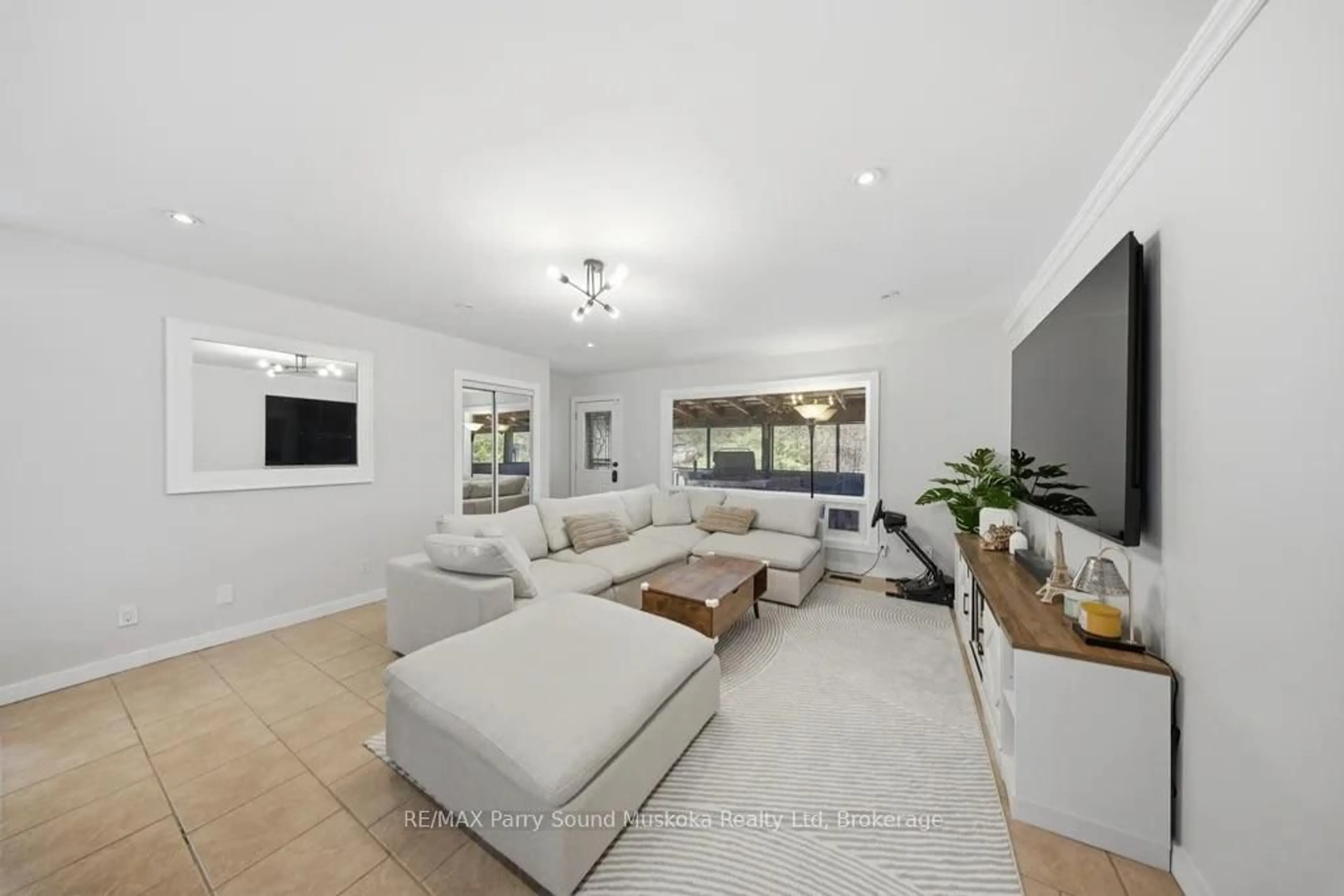 Living room with furniture, unknown for 28 BLACK Rd, Seguin Ontario P2A 2W8