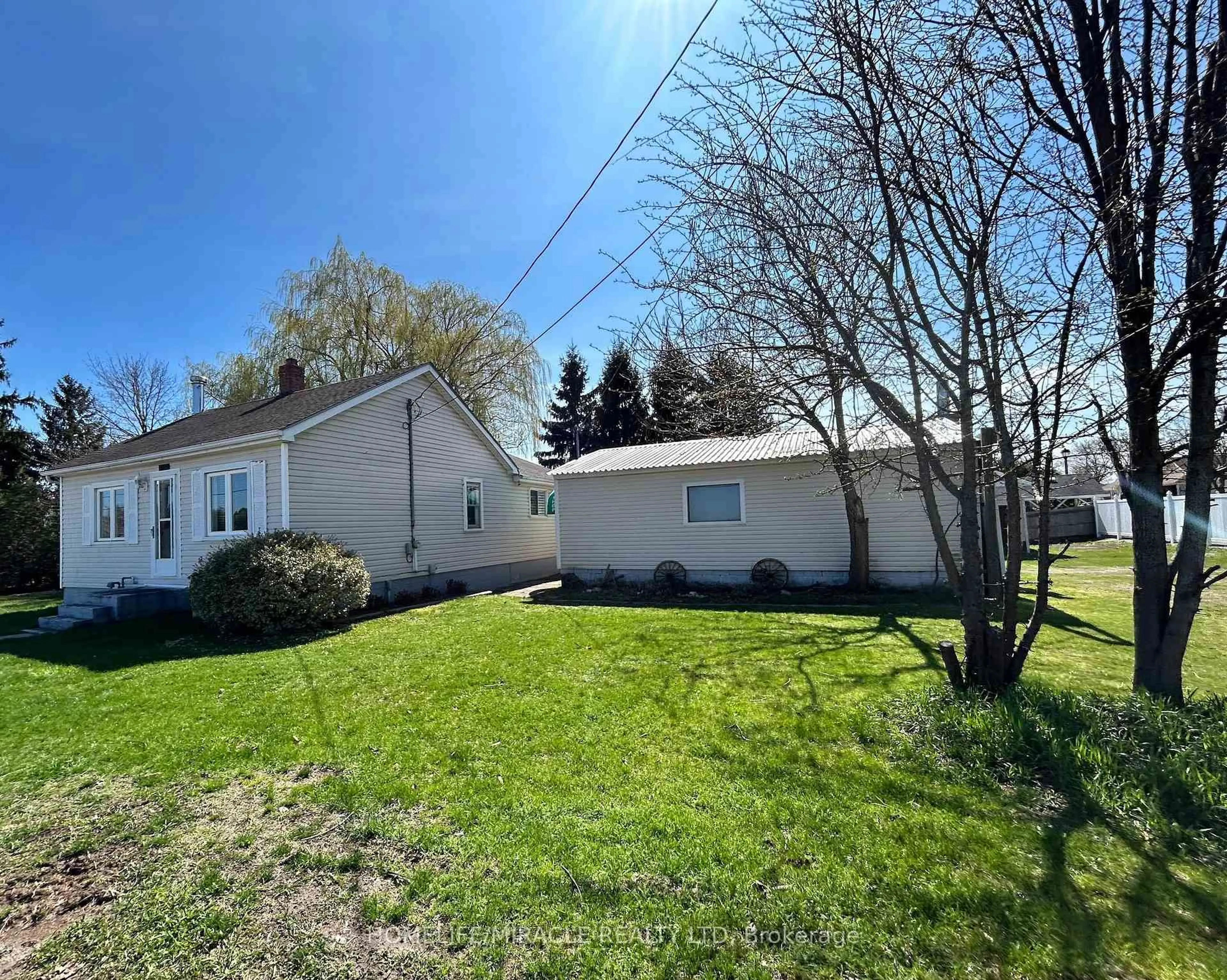 Unknown for 1153 Bay St, Norfolk Ontario N0E 1M0