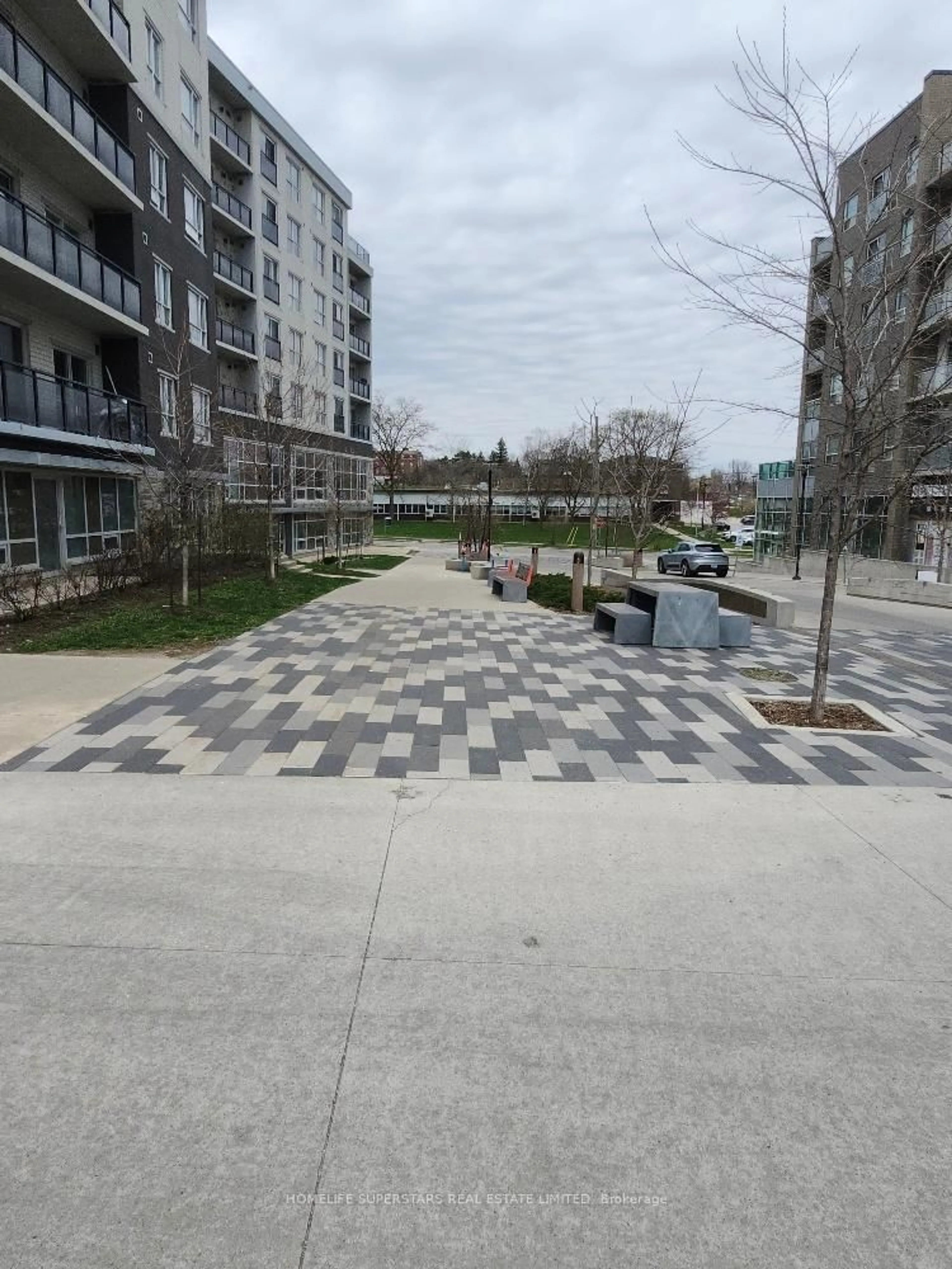 Patio, street for 275 Larch St #H 207, Waterloo Ontario N2L 3R2