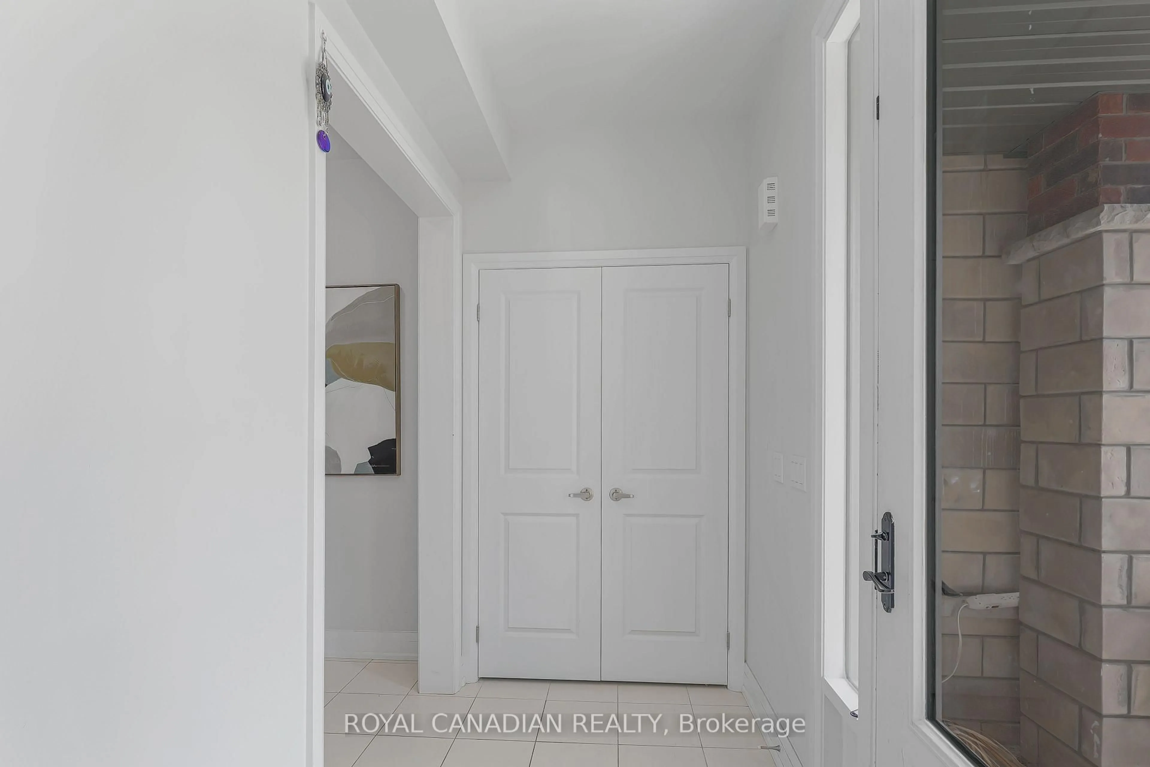 Indoor entryway for 129 Cole Terr, Woodstock Ontario N4T 0P5