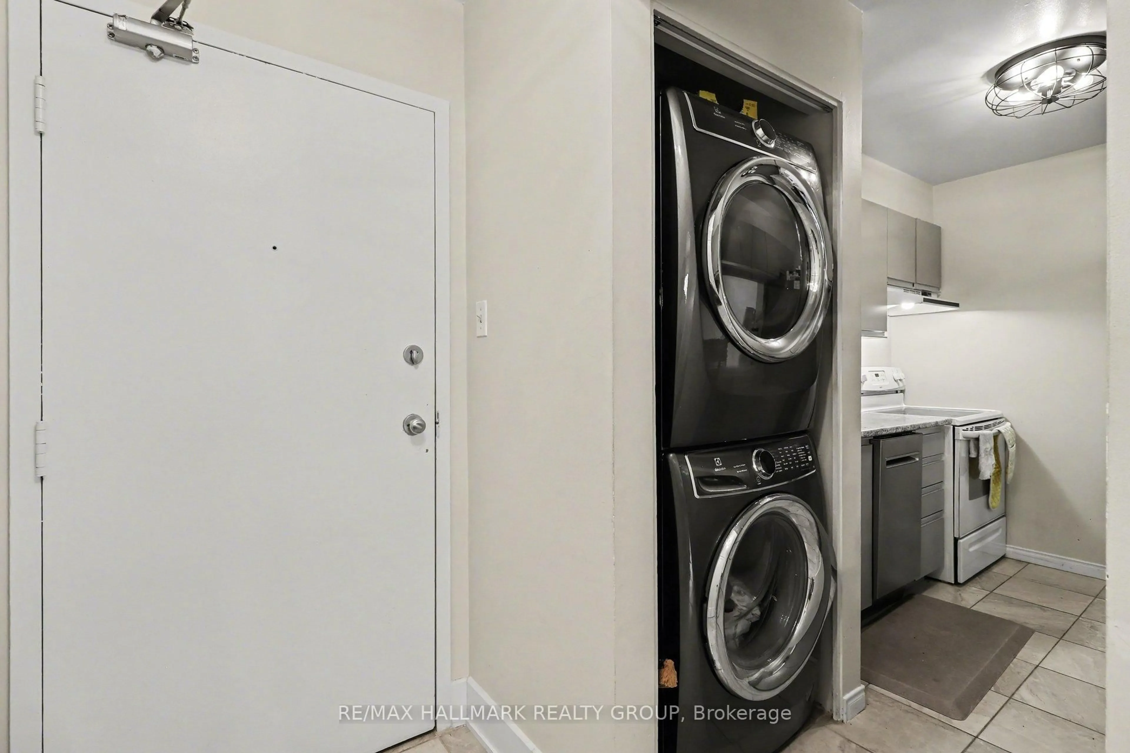 Laundry room for 280 Brittany Dr #312, Ottawa Ontario K1K 4M4