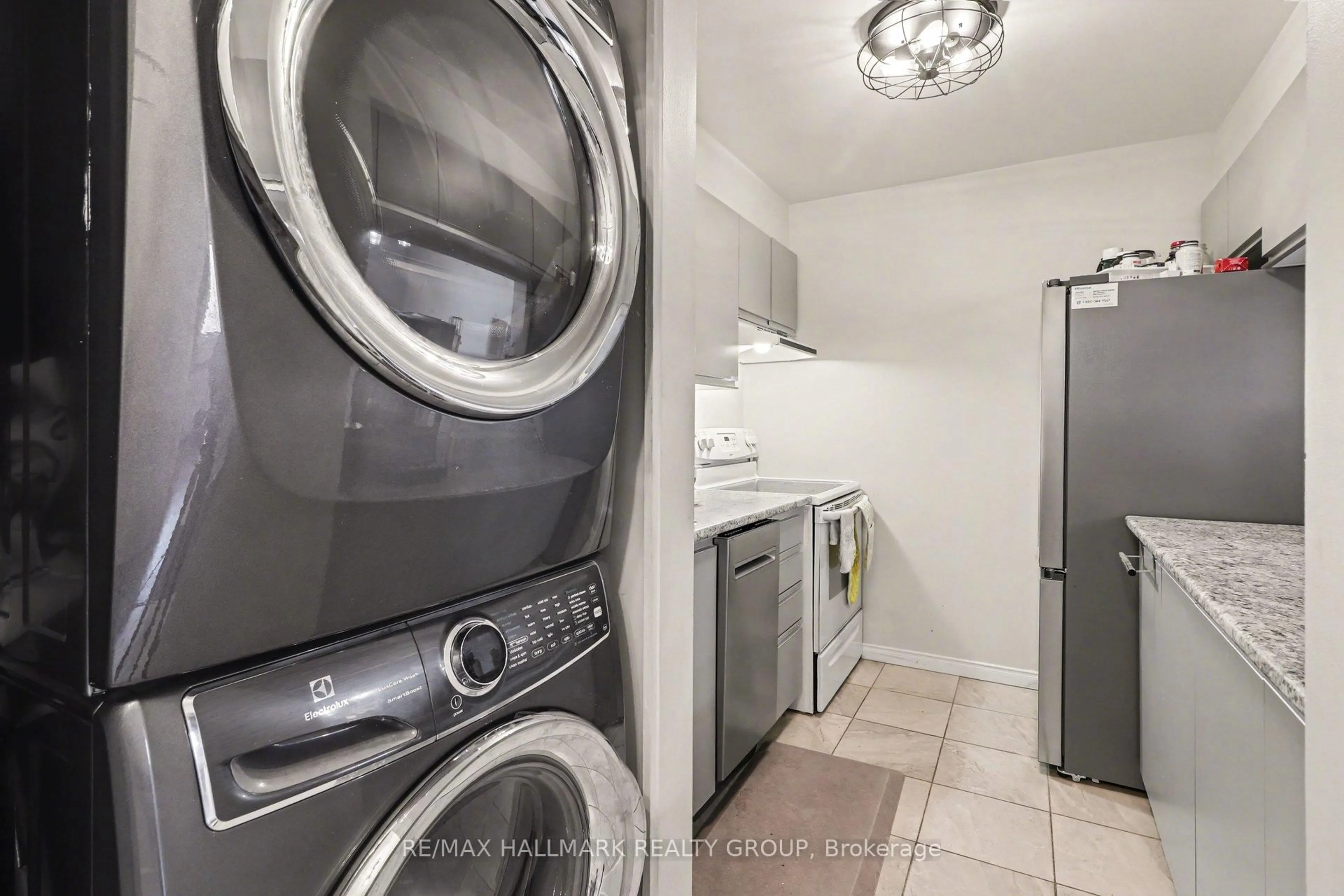 Laundry room for 280 Brittany Dr #312, Ottawa Ontario K1K 4M4