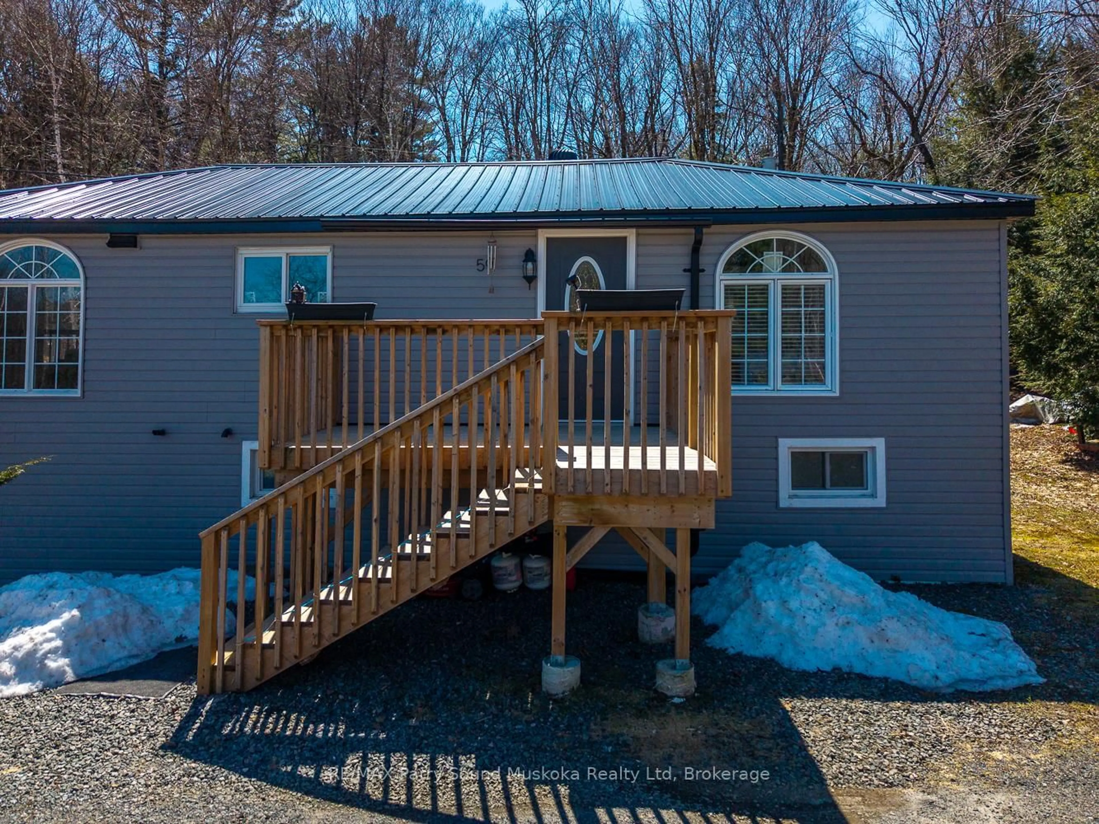 A pic from outside/outdoor area/front of a property/back of a property/a pic from drone, unknown for 59 Hunter Dr, Seguin Ontario P2A 0B2