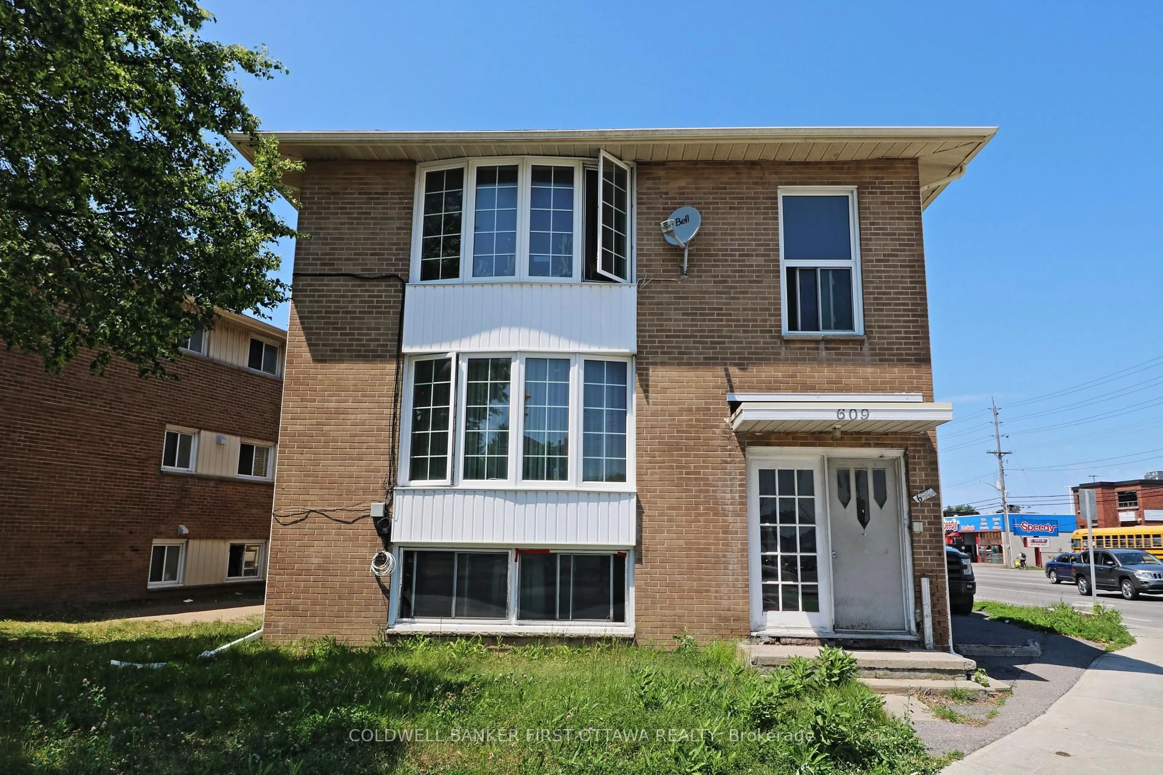 Home with brick exterior material, building for 609 Donald St, Ottawa Ontario K1K 1L3