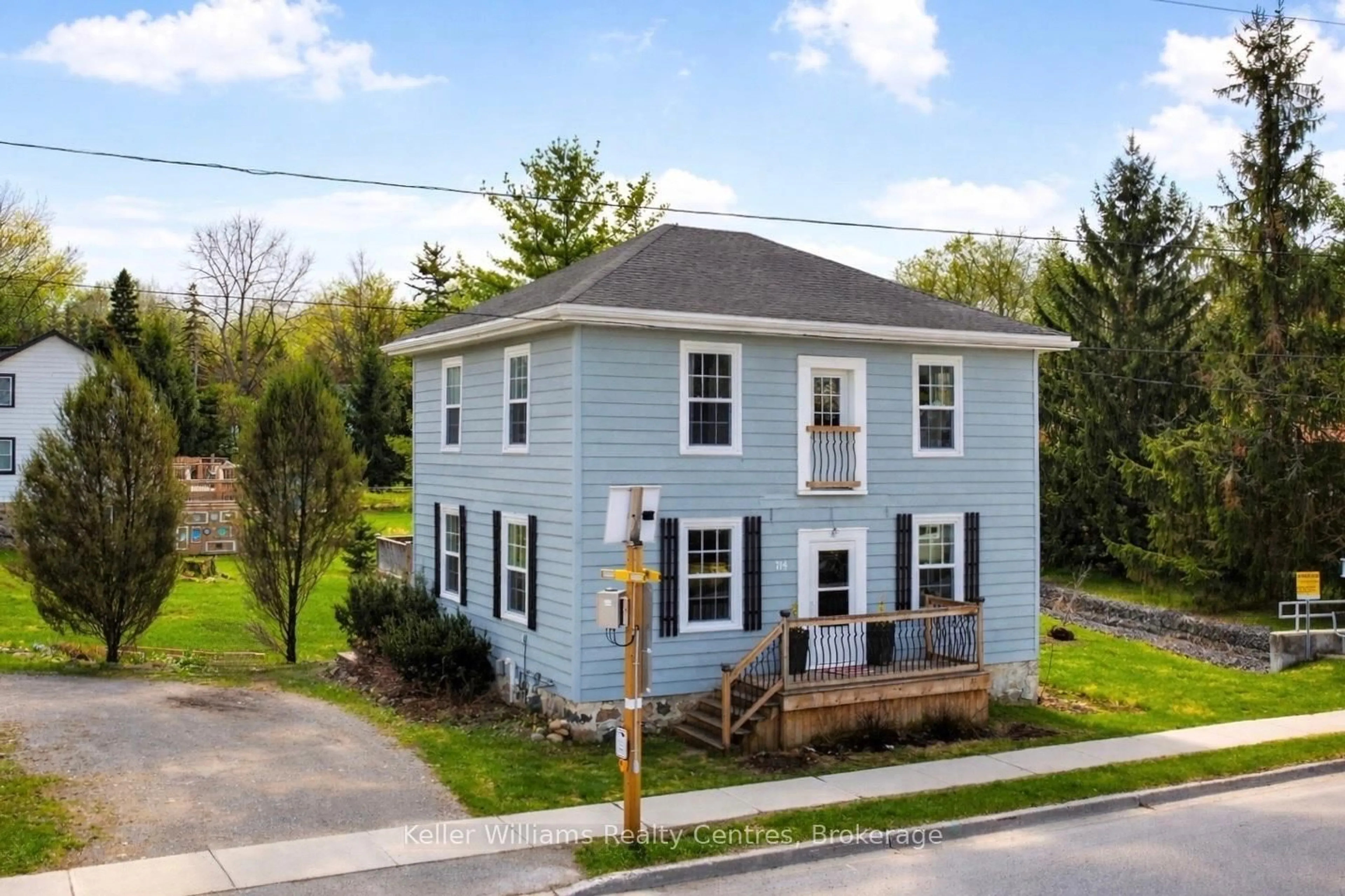 A pic from outside/outdoor area/front of a property/back of a property/a pic from drone, street for 714 Queen St, West Grey Ontario N0G 2M0