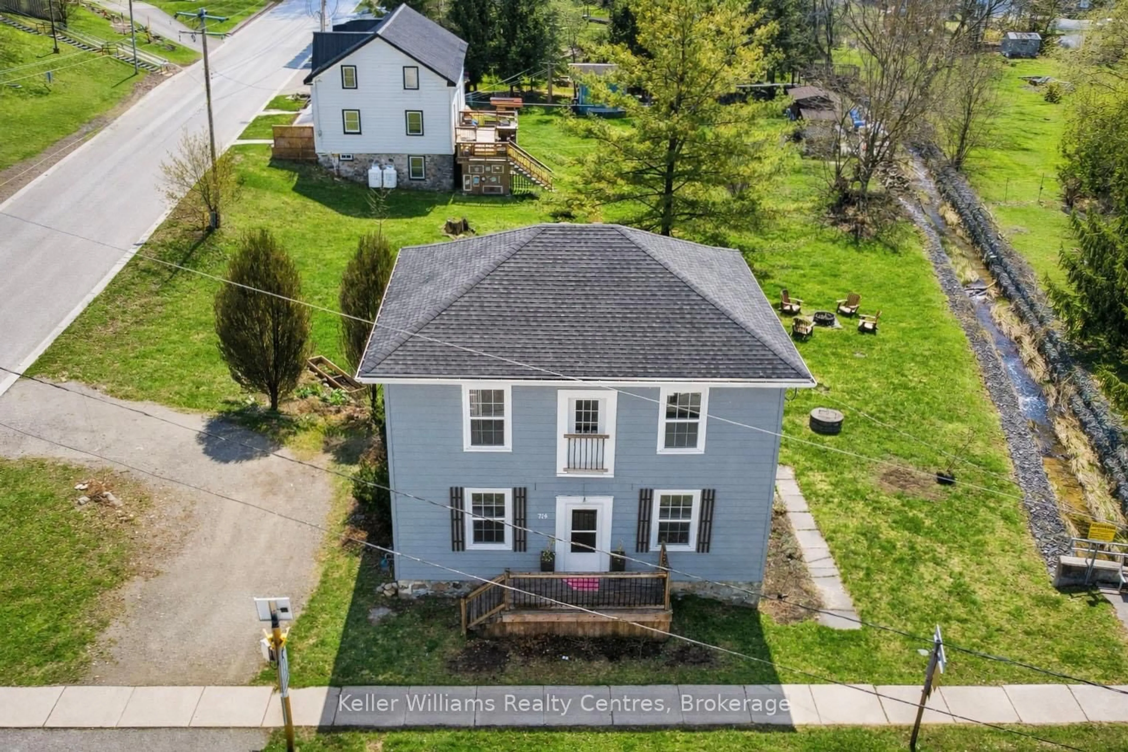 A pic from outside/outdoor area/front of a property/back of a property/a pic from drone, street for 714 Queen St, West Grey Ontario N0G 2M0