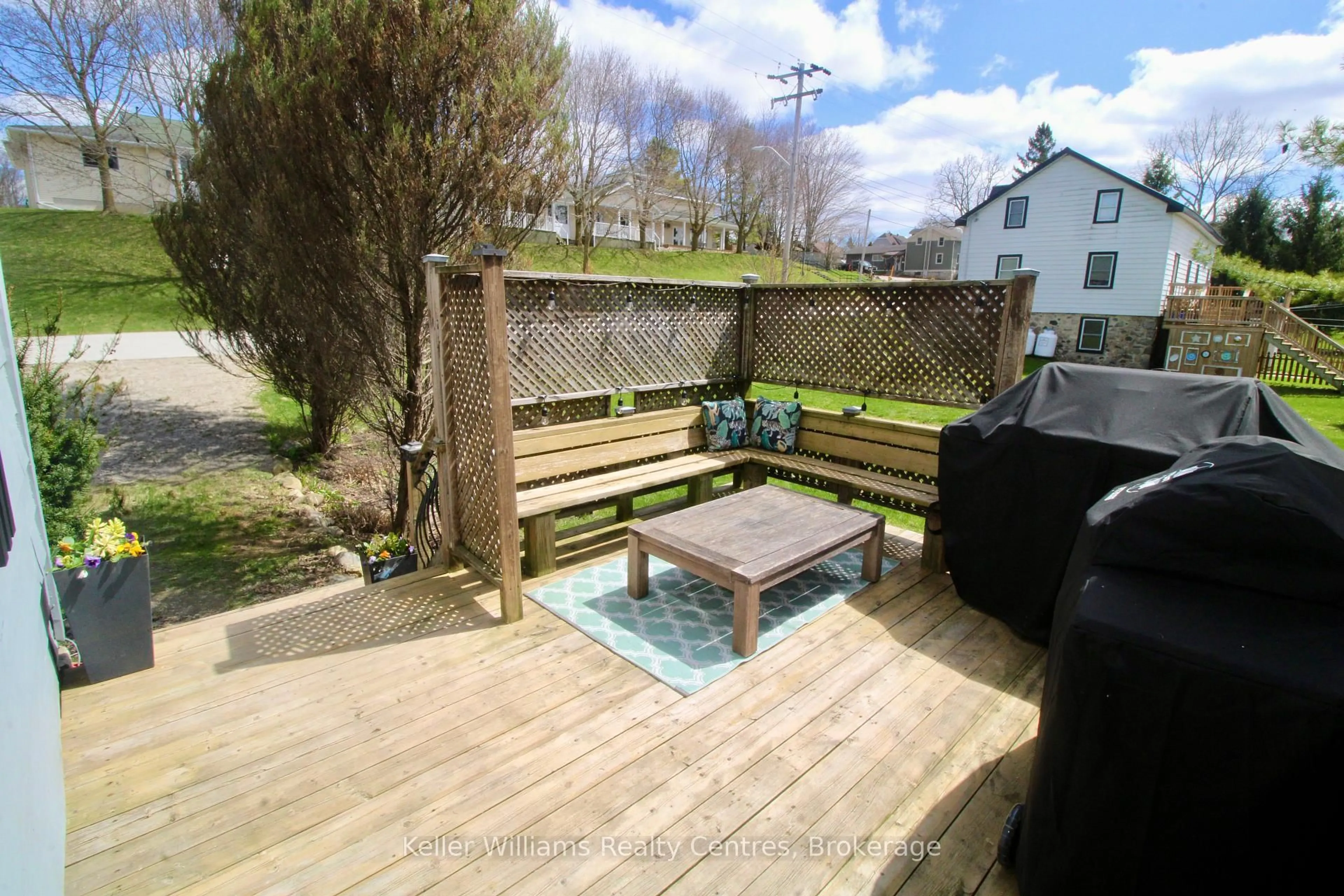 A pic from outside/outdoor area/front of a property/back of a property/a pic from drone, water/lake/river/ocean view for 714 Queen St, West Grey Ontario N0G 2M0