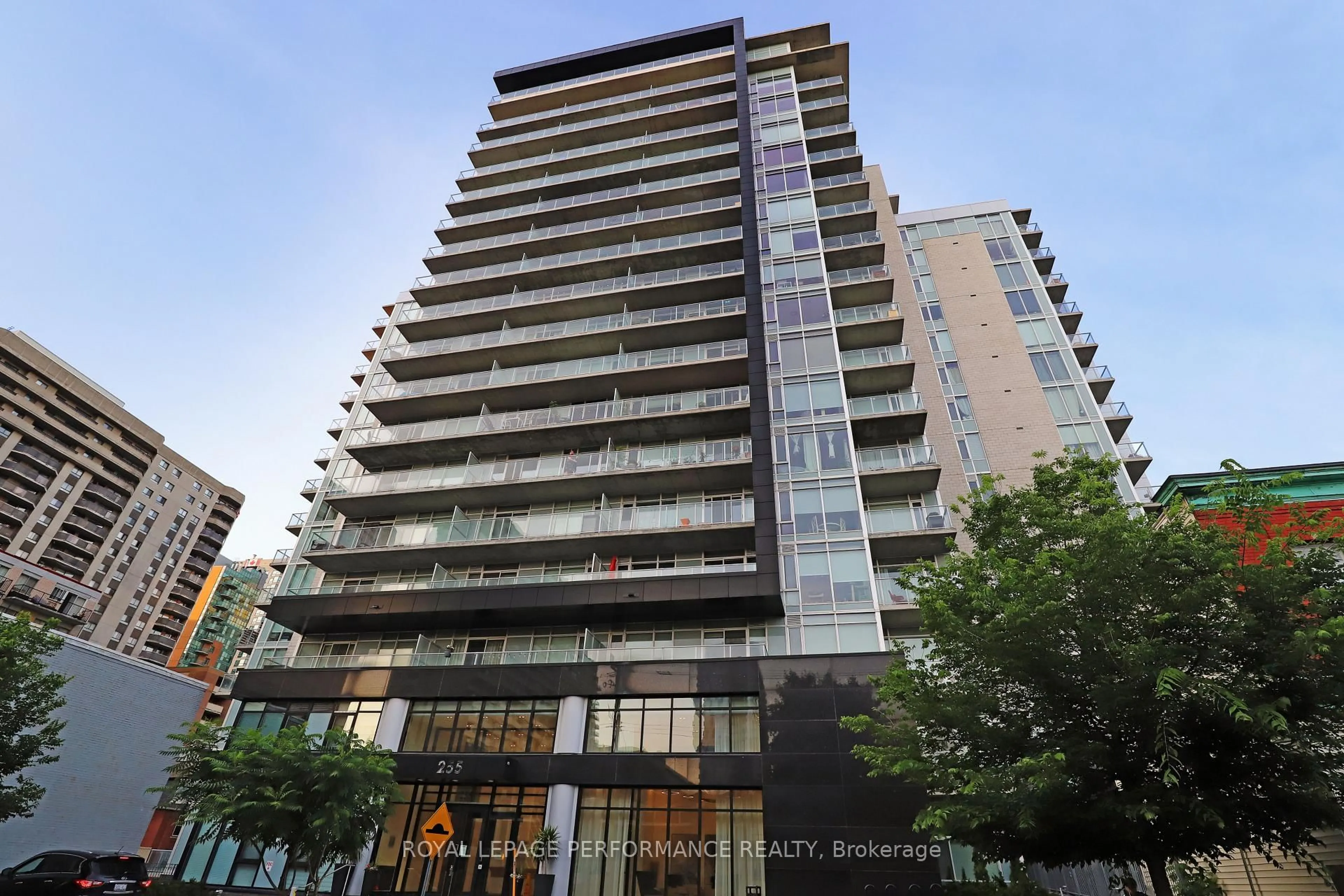 Indoor foyer for 255 Bay St #1603, Ottawa Ontario K1R 0C5