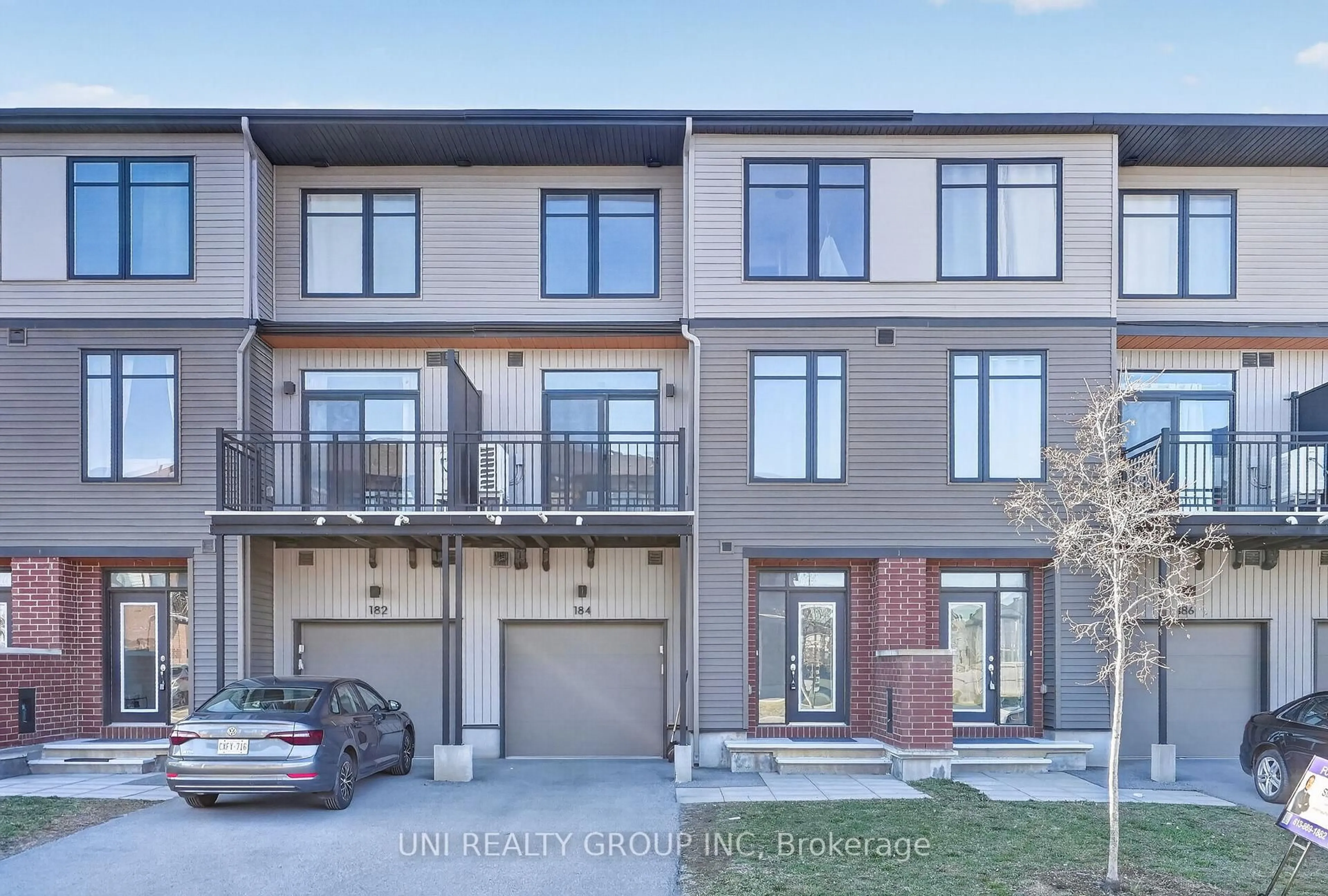 Home with brick exterior material, street for 184 Visor Private, Ottawa Ontario K2V 0S6