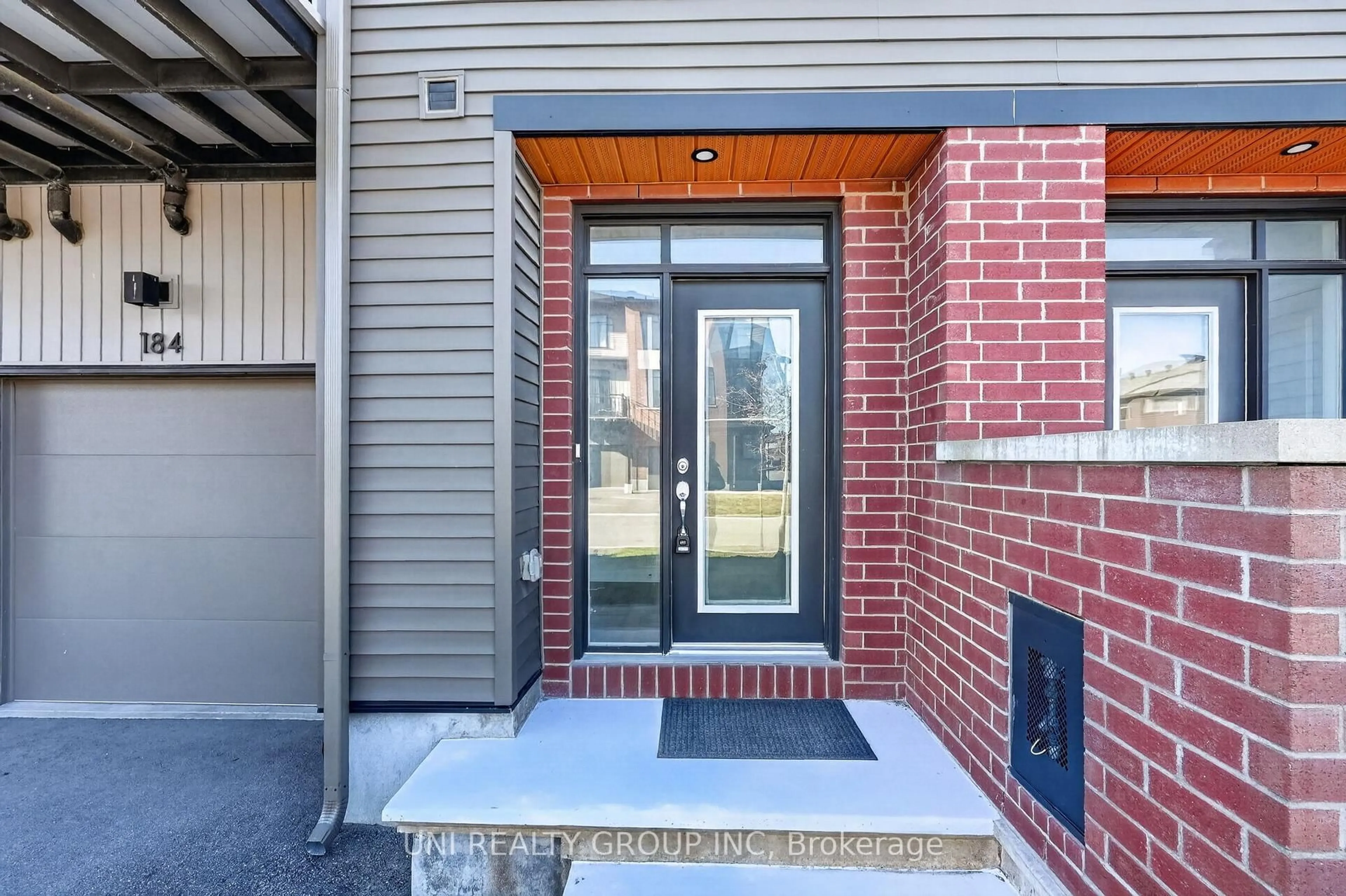 Home with brick exterior material, street for 184 Visor Private, Ottawa Ontario K2V 0S6