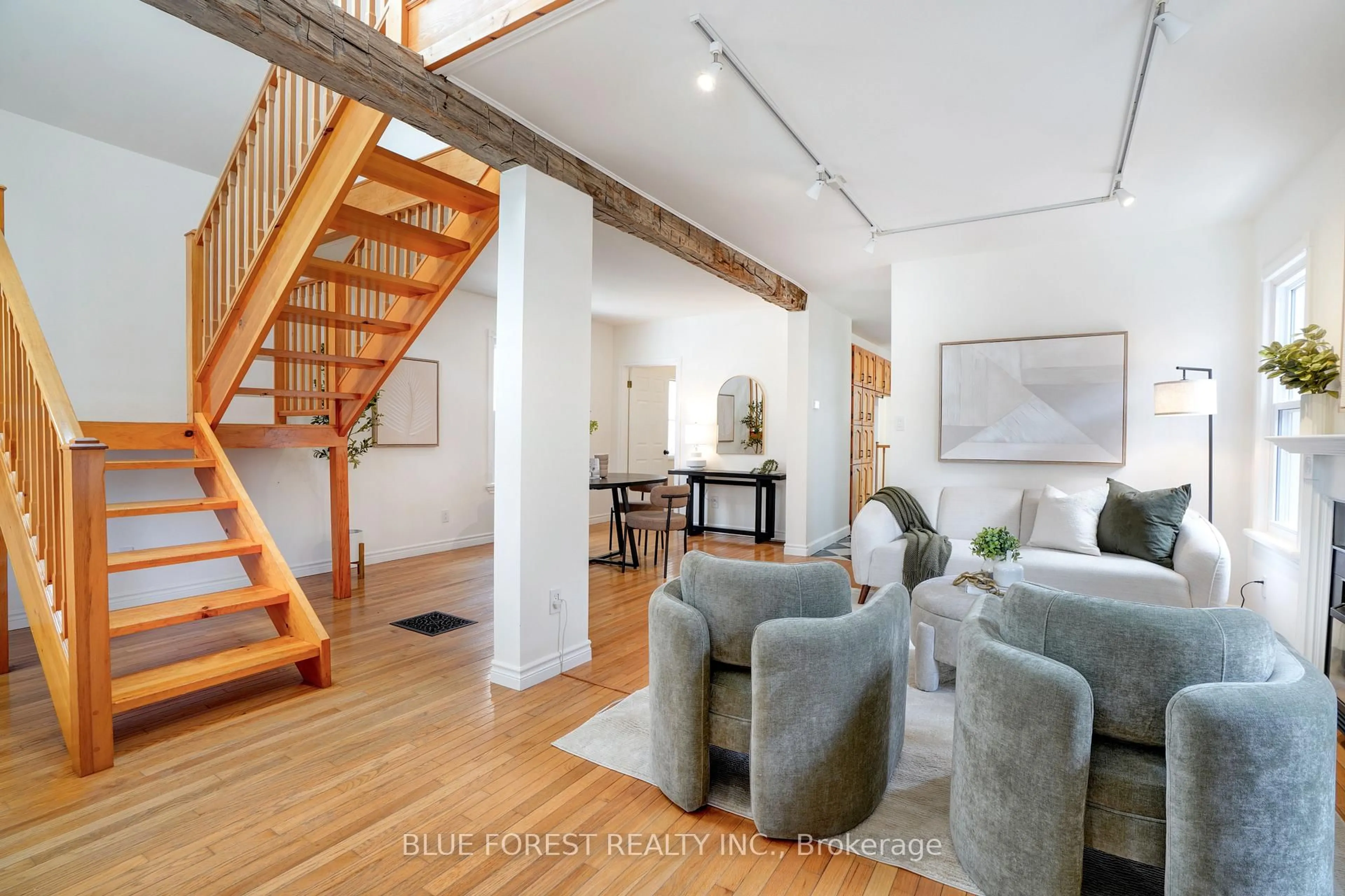 Unknown for 343 Emery St, London South Ontario N6C 2E4