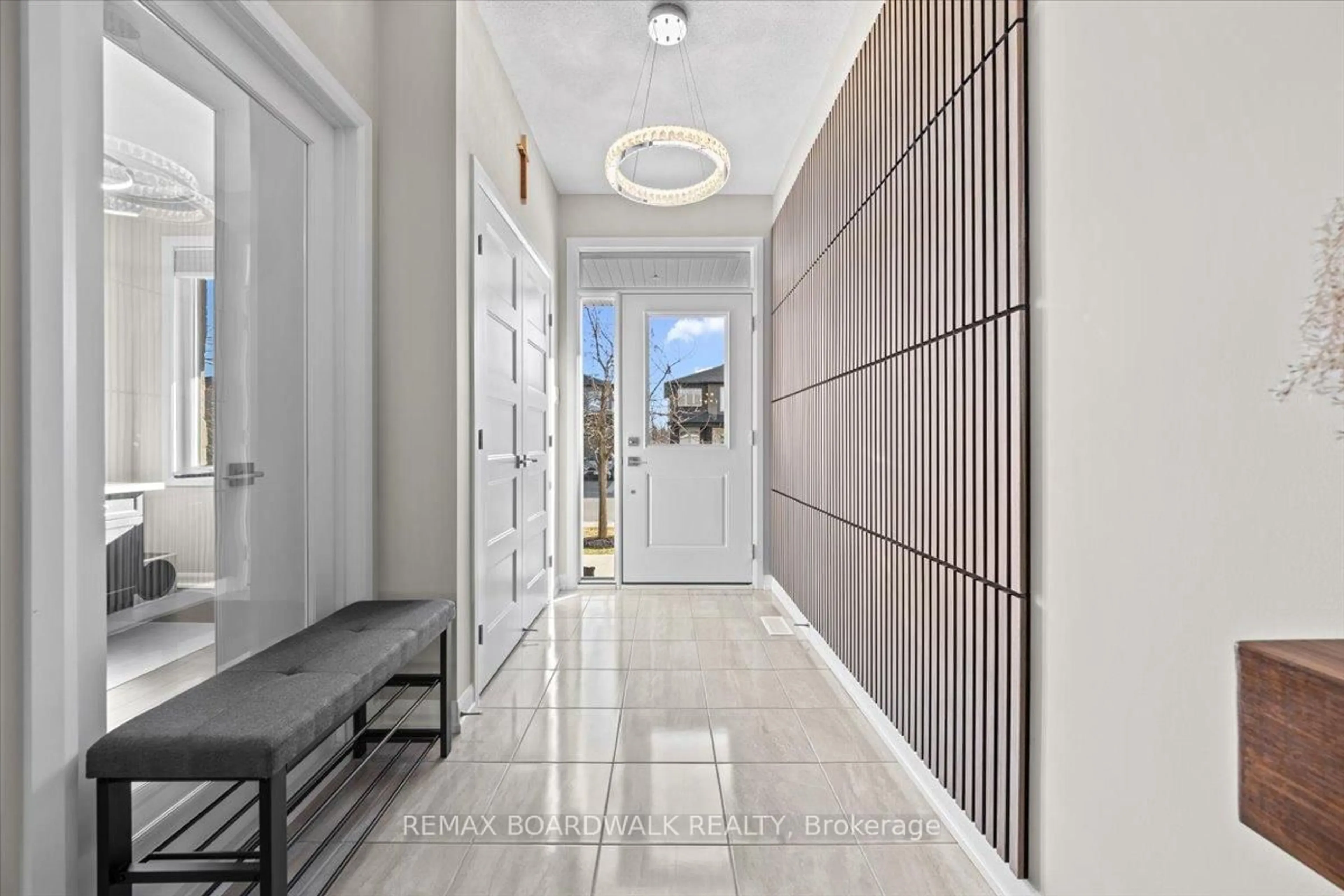 Indoor entryway for 20 Graham St, Carleton Place Ontario K7C 0H7