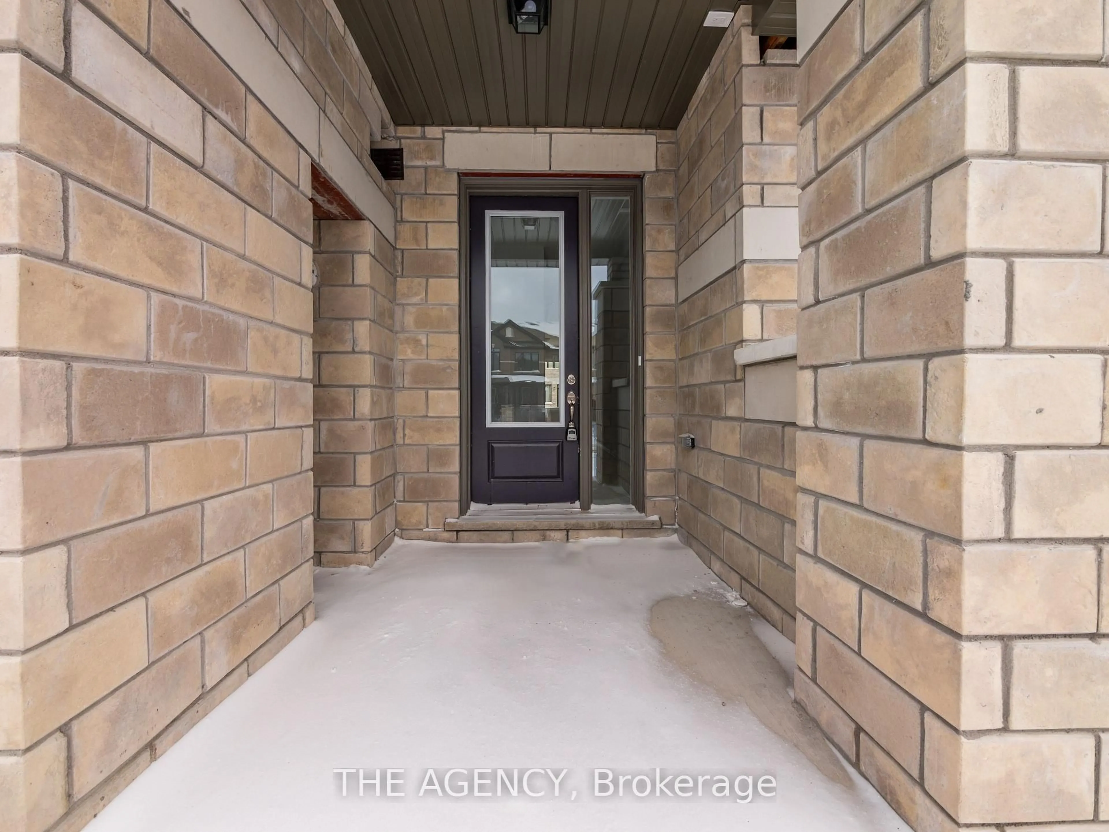 Indoor entryway for 22 Keenan St, Kawartha Lakes Ontario K9V 0R4
