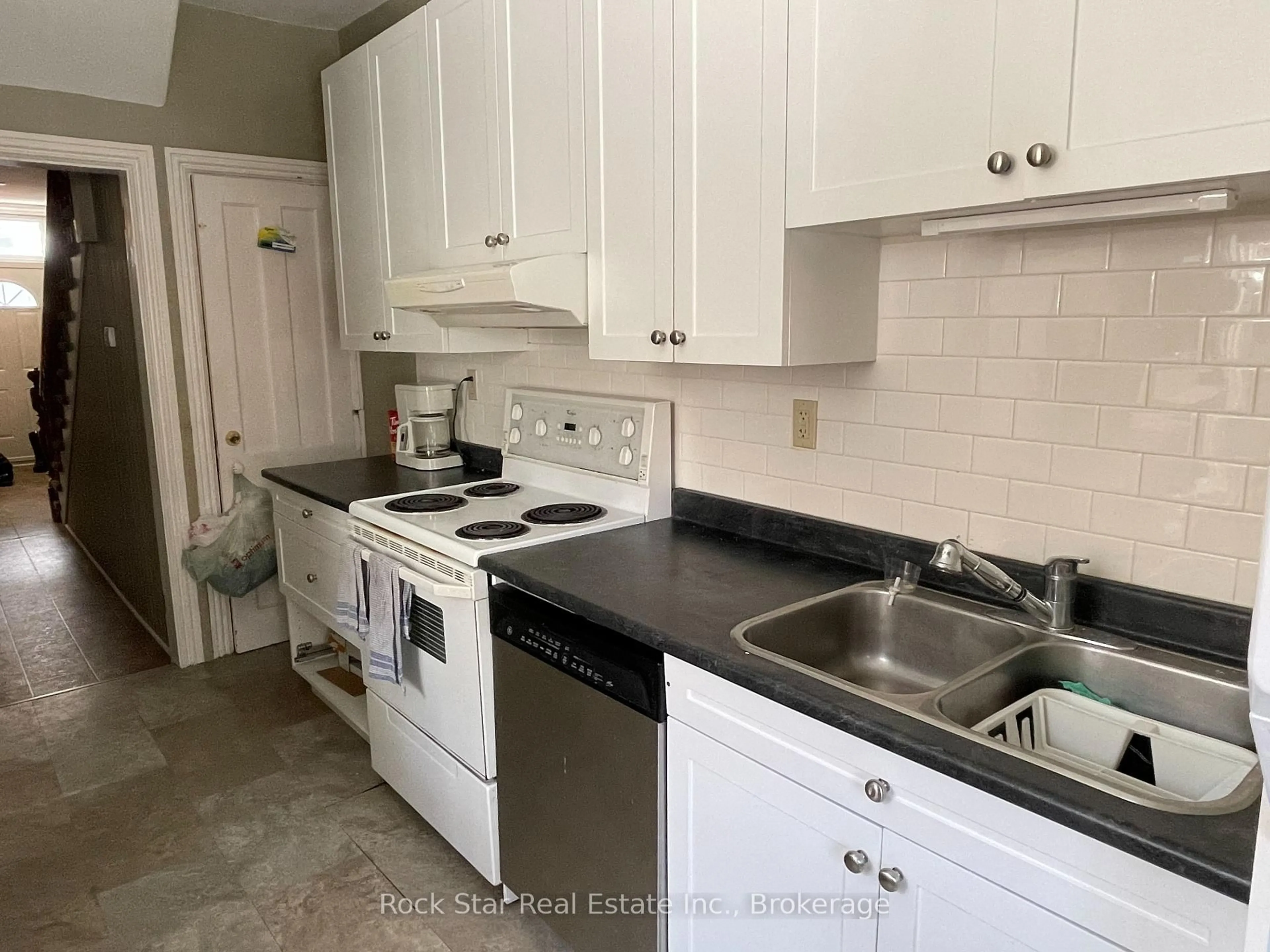 Standard kitchen, ceramic/tile floor for 213 Colborne St, Kingston Ontario K7K 1E4