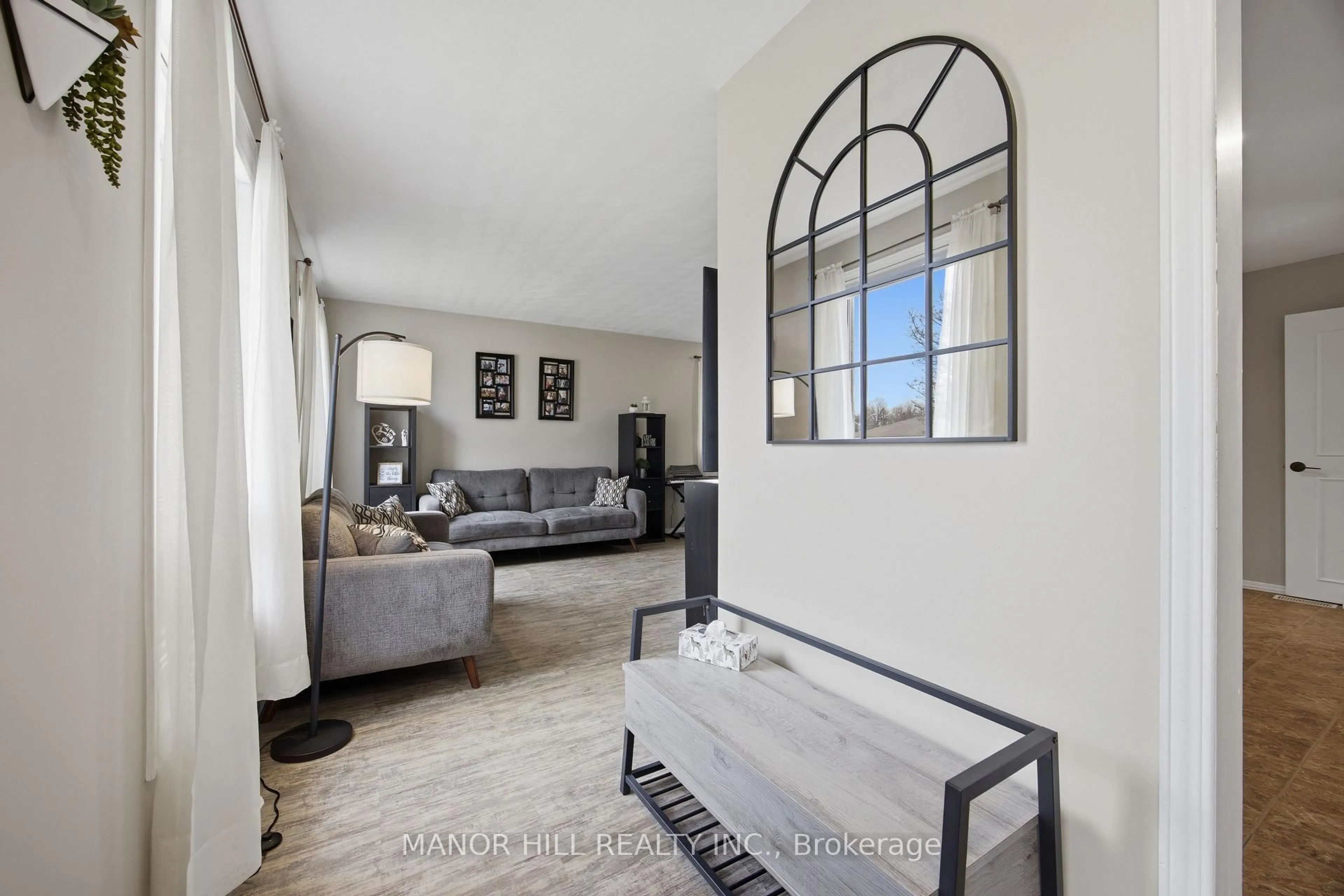 Living room with furniture, ceramic/tile floor for 513 Havelock Dr, Waterloo Ontario N2L 4N8