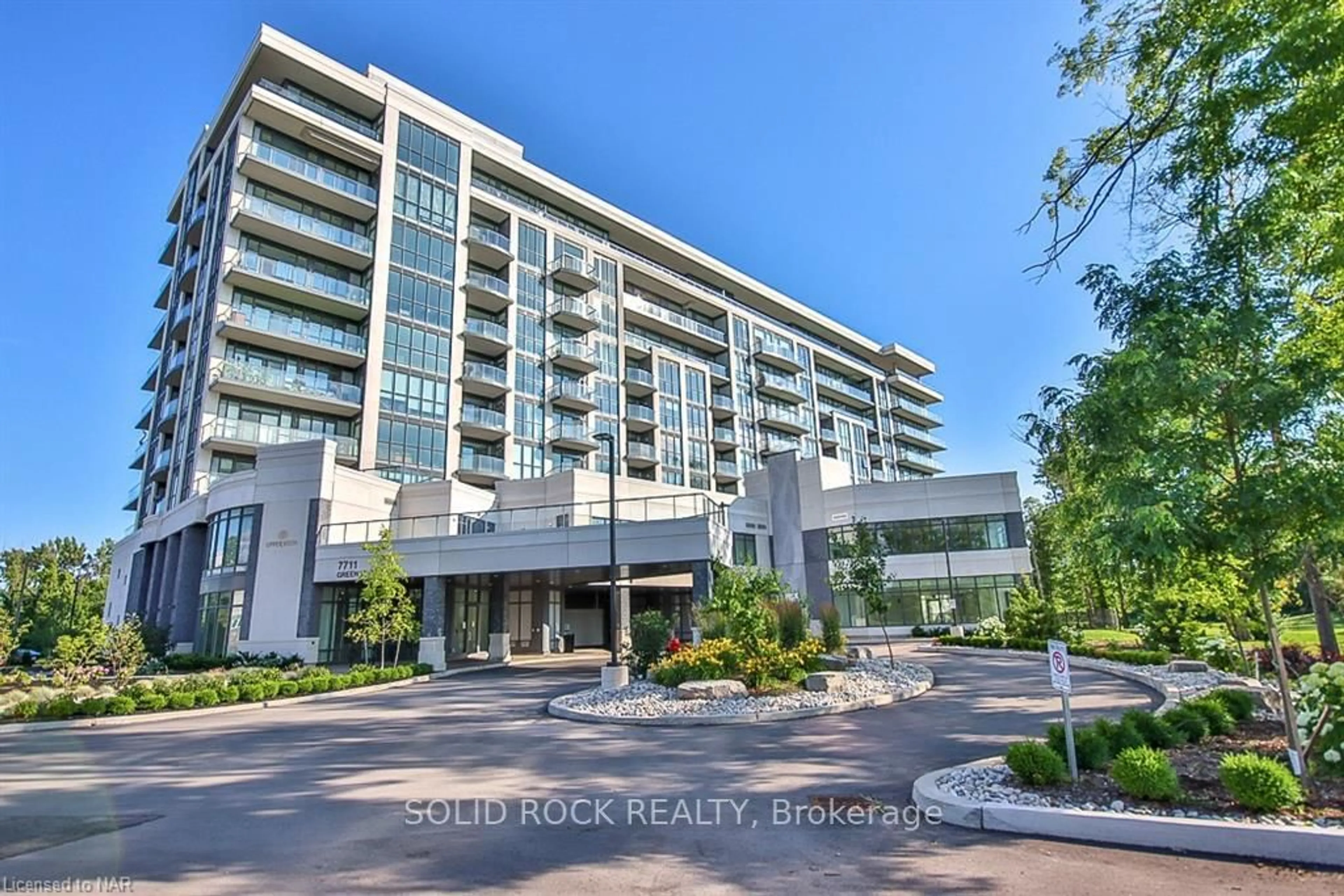 Indoor foyer for 7711 Green Vista Gate #723, Niagara Falls Ontario L2H 1R1