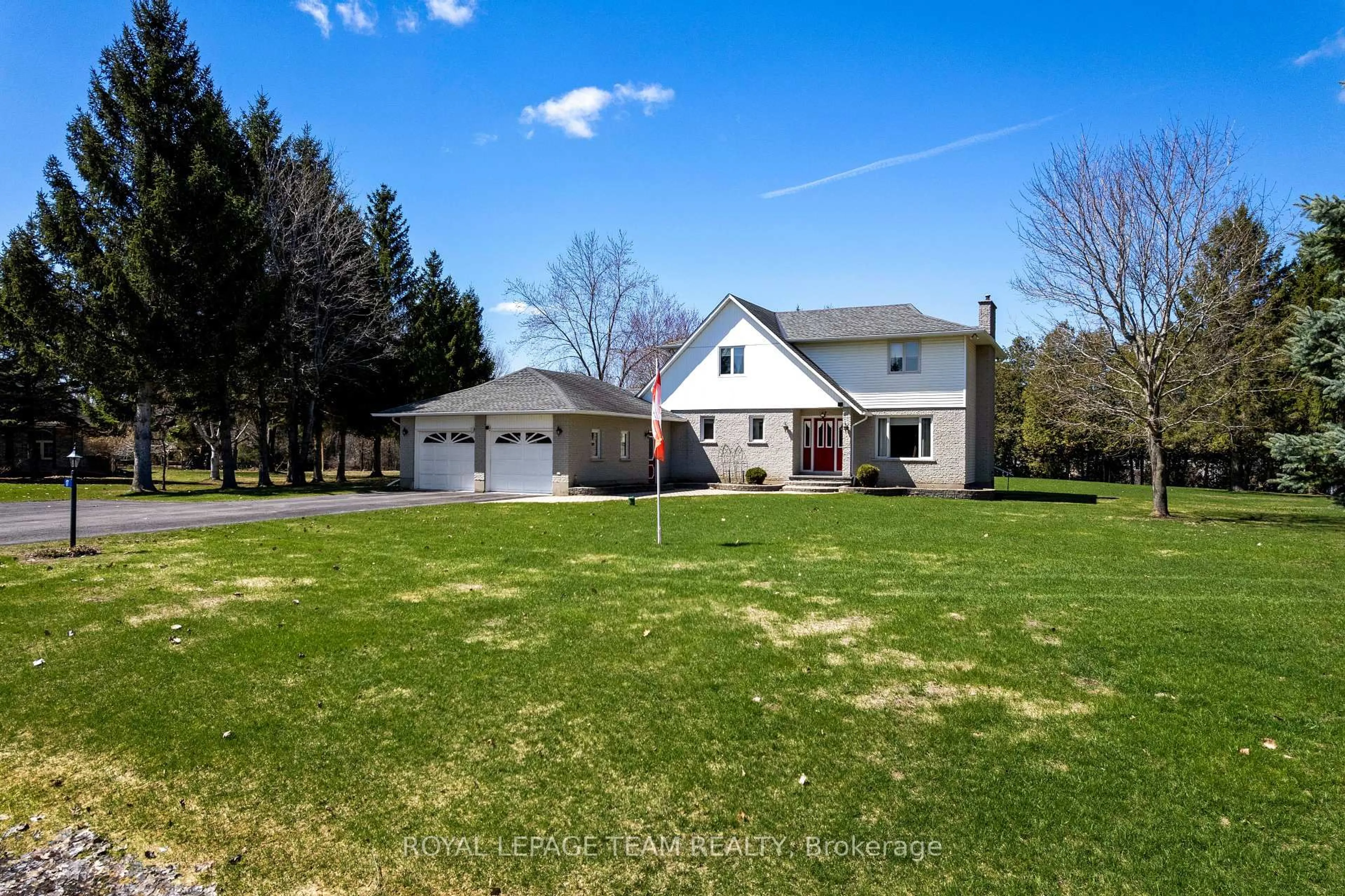 A pic from outside/outdoor area/front of a property/back of a property/a pic from drone, street for 17 MARIC Tr, North Grenville Ontario K0G 1J0