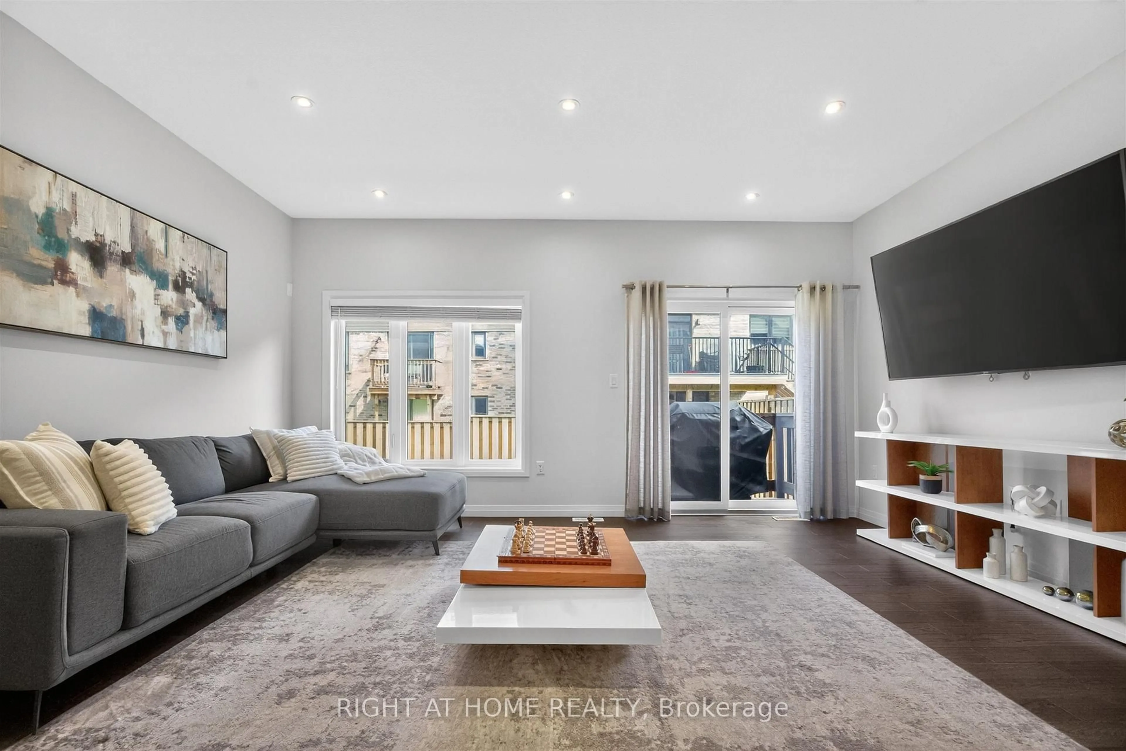 Living room with furniture, unknown for 26 Greenwich Ave, Hamilton Ontario L8J 0L5