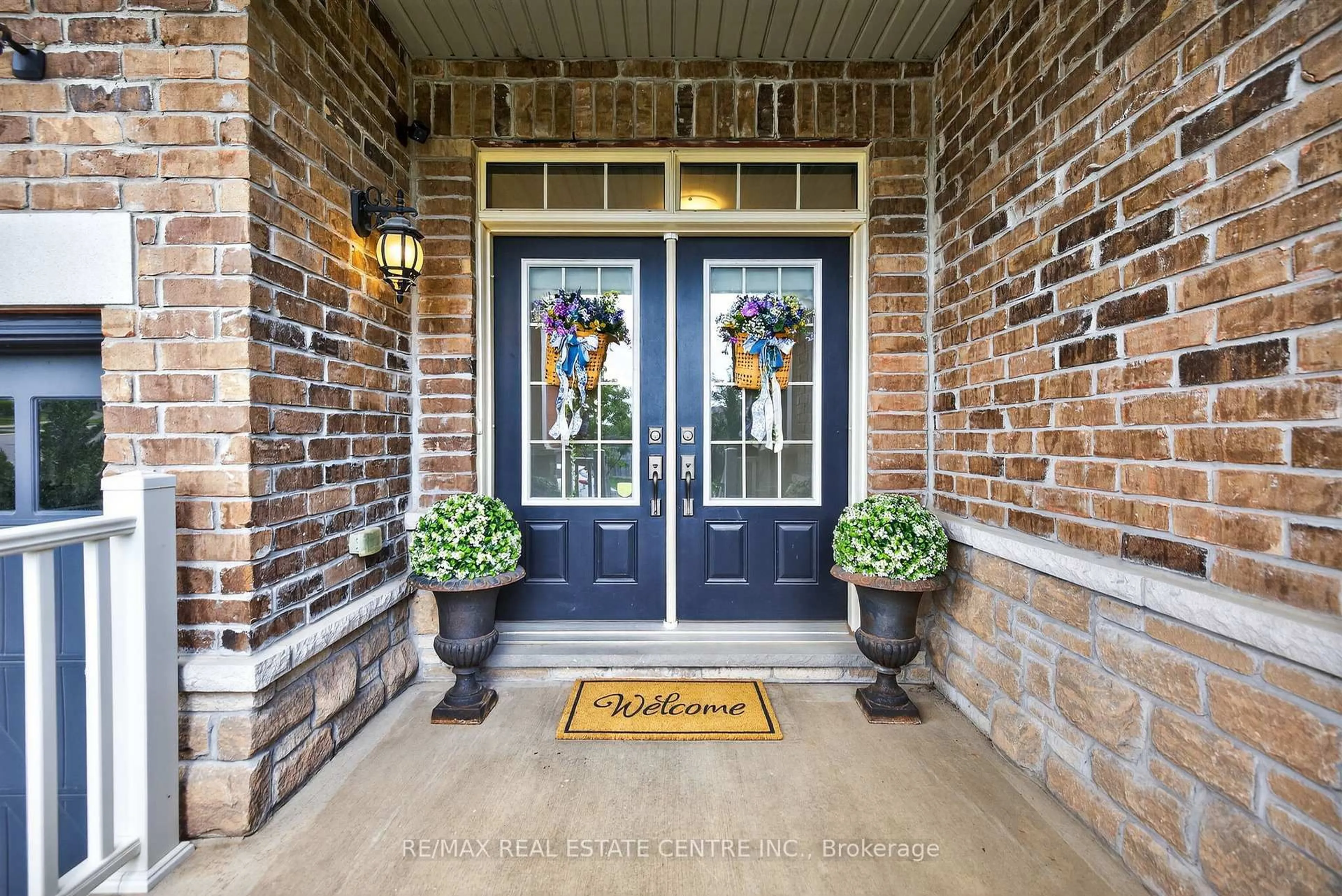 Indoor entryway for 53 Anderson Ave, Mono Ontario L9W 6T2