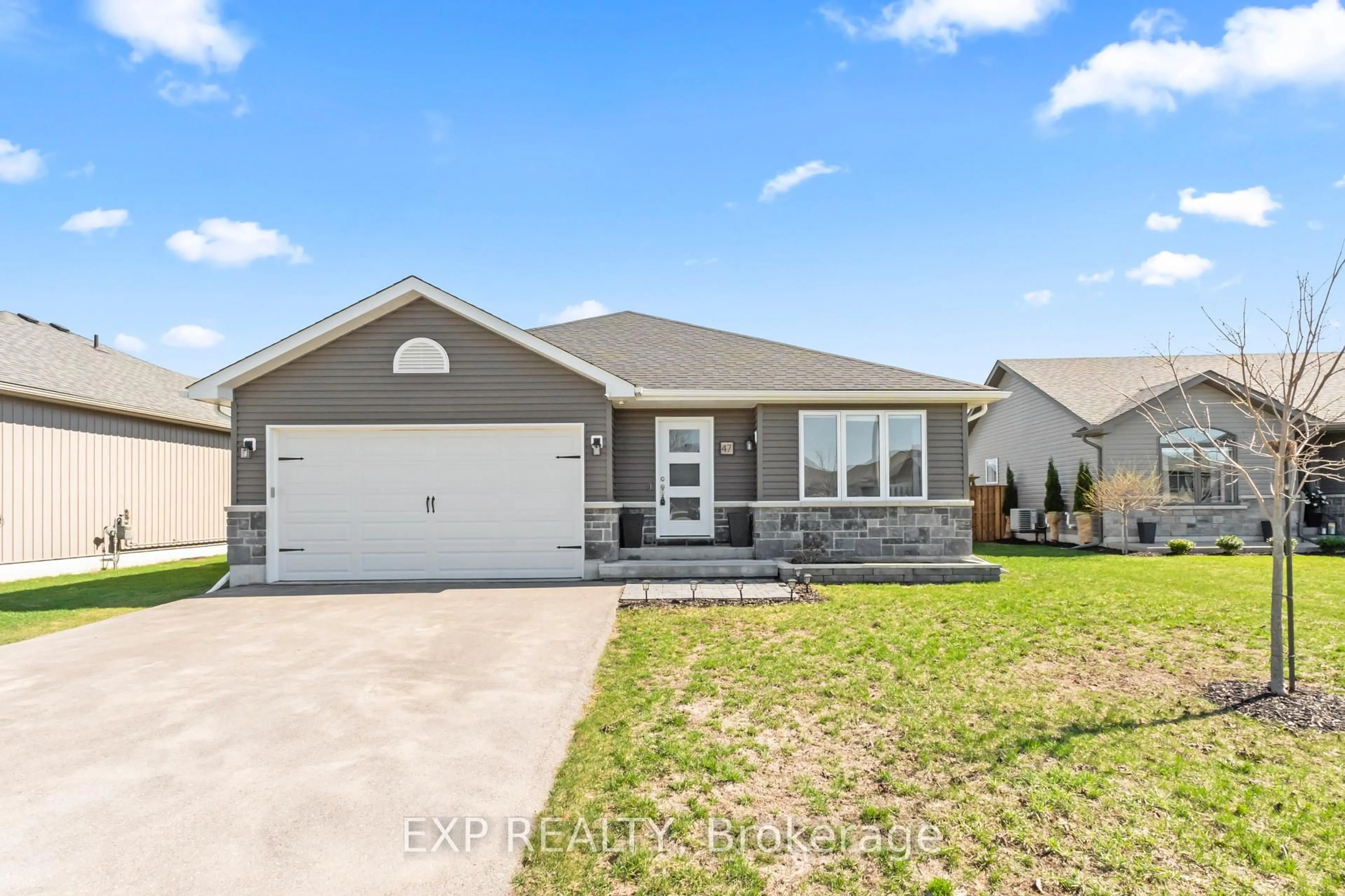 Home with vinyl exterior material, street for 47 Birchmount St, Quinte West Ontario K8V 0C6