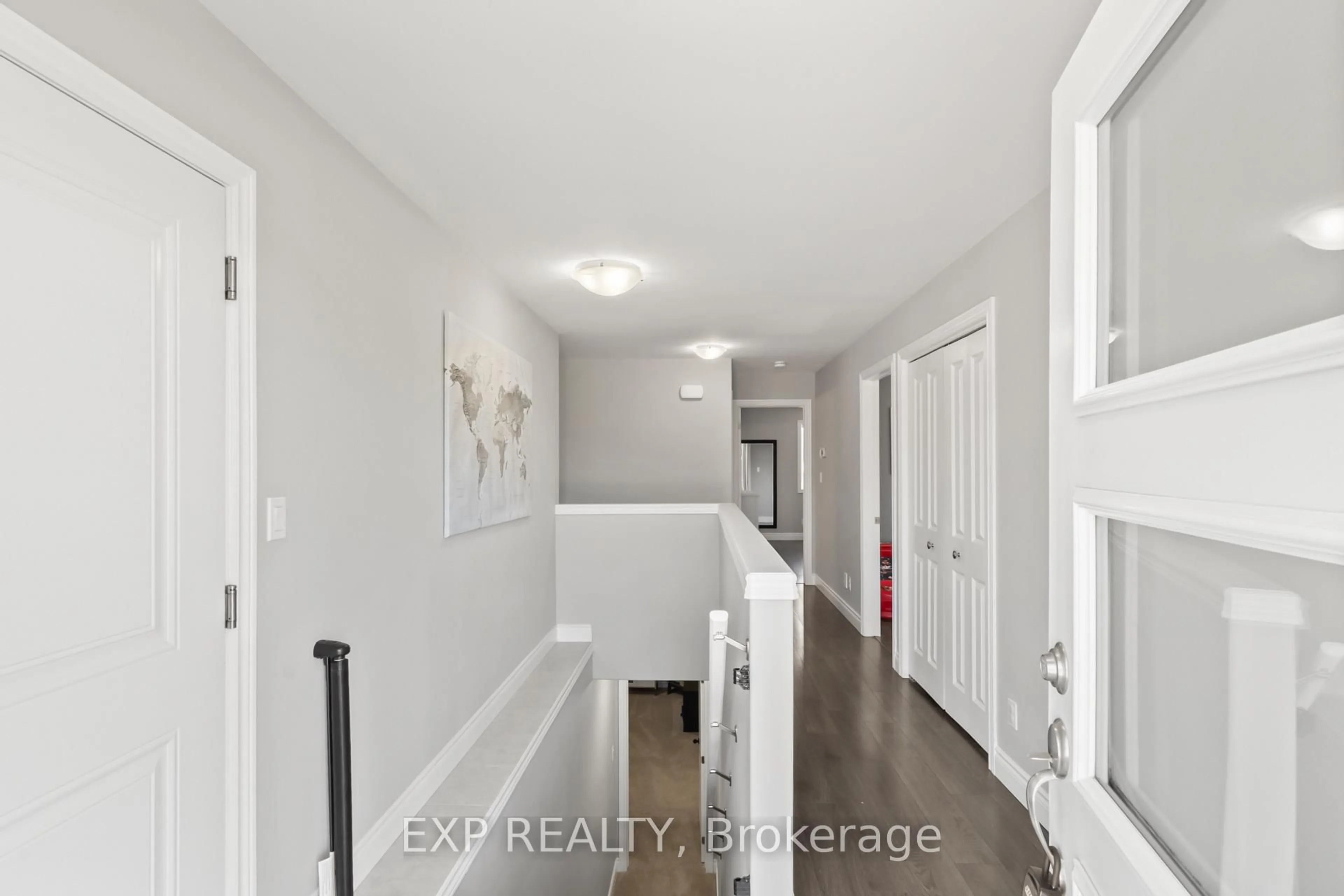 Indoor entryway for 47 Birchmount St, Quinte West Ontario K8V 0C6