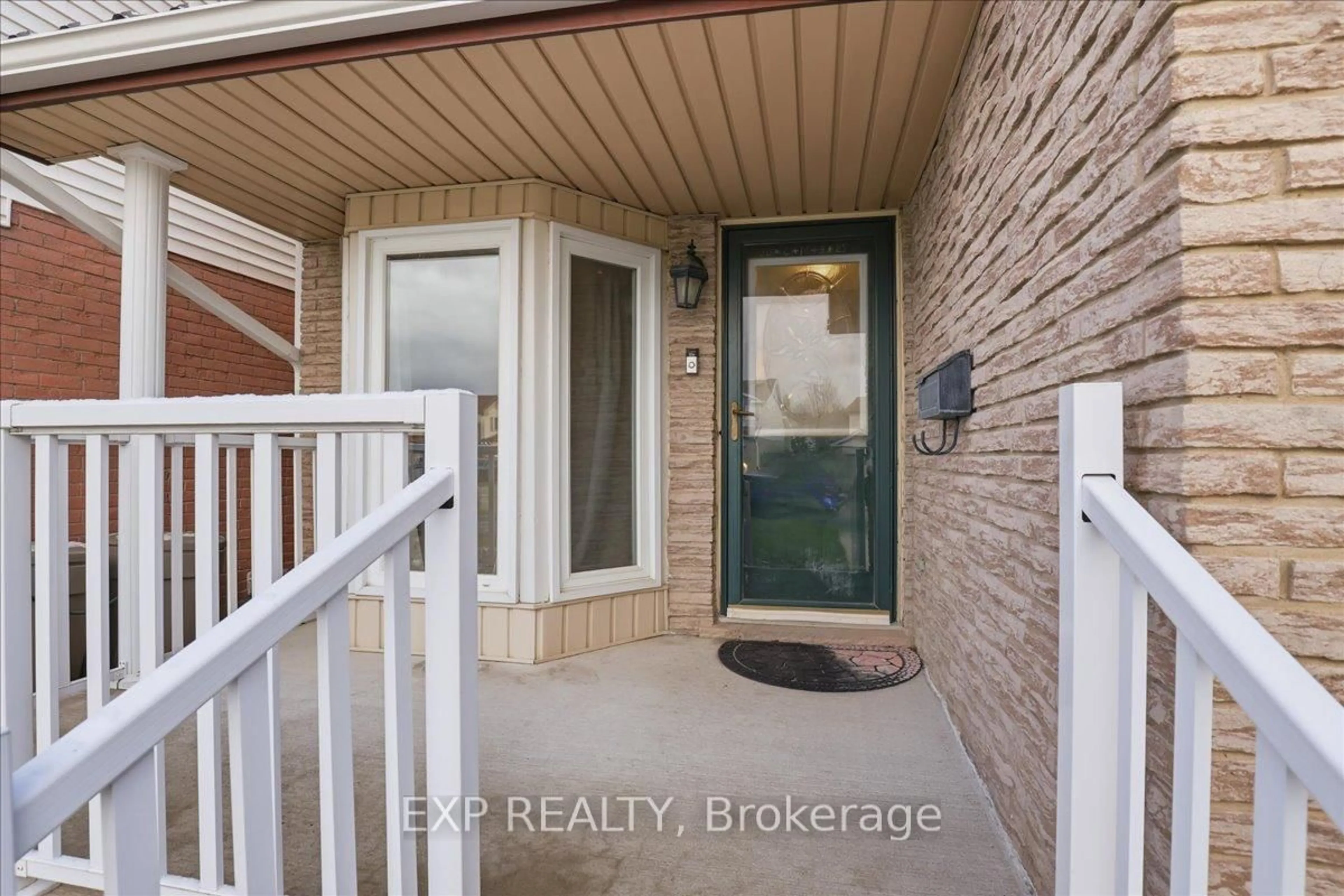 Indoor entryway for 530B Rosemeadow Cres, Waterloo Ontario N2T 2A1