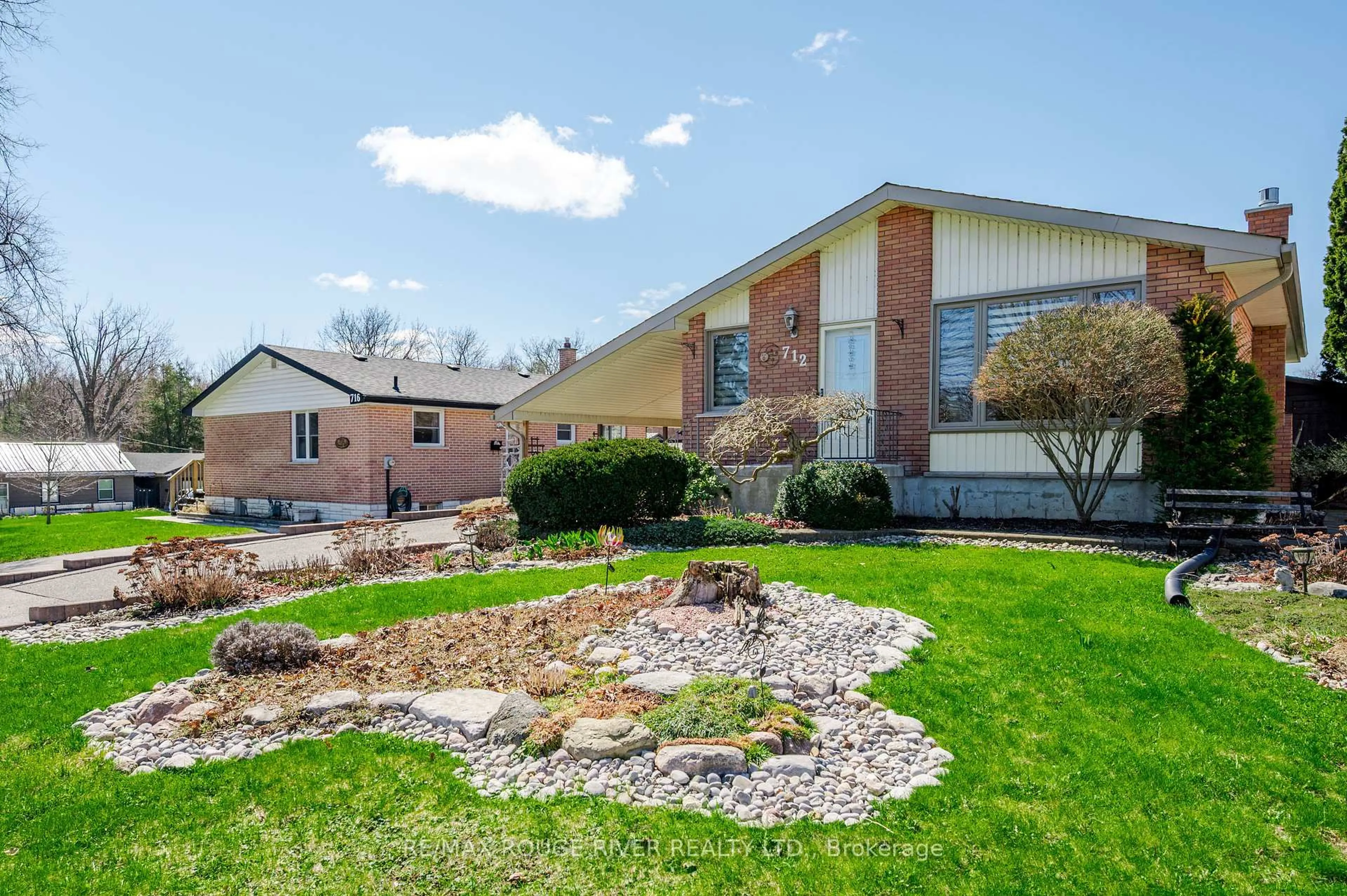 Patio, unknown for 712 Otonabee Dr, Peterborough Ontario K9J 7P9