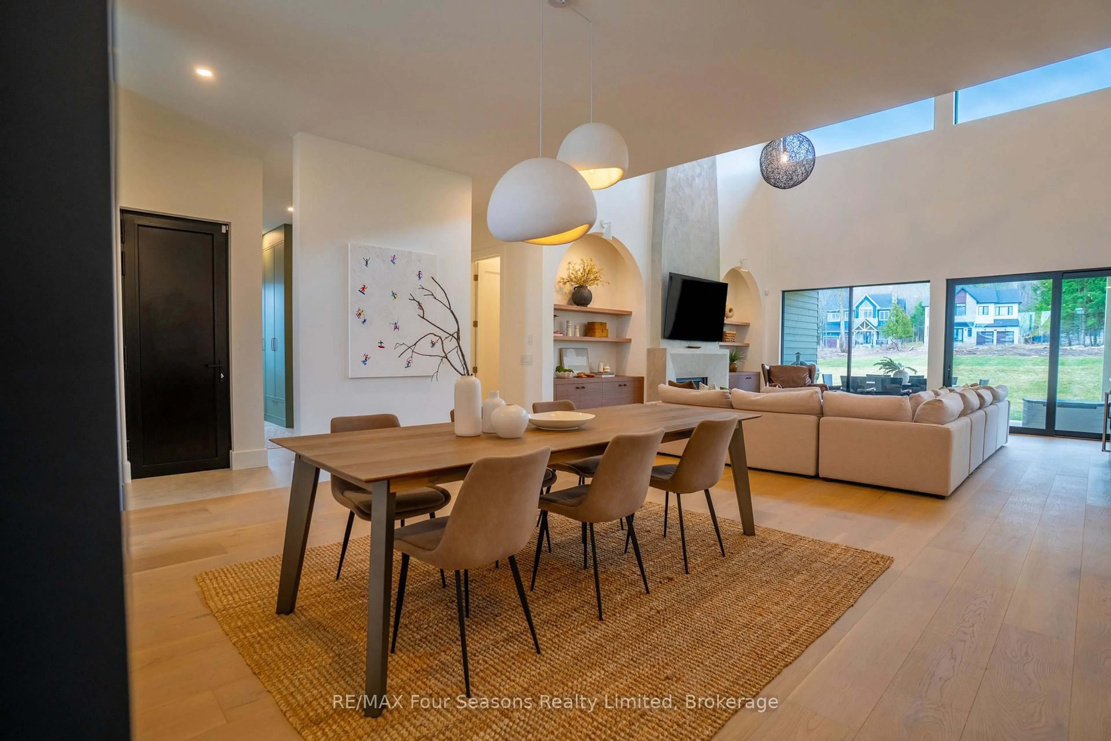 Dining room, unknown for 102 Barton Blvd, Blue Mountains Ontario N0H 1J0